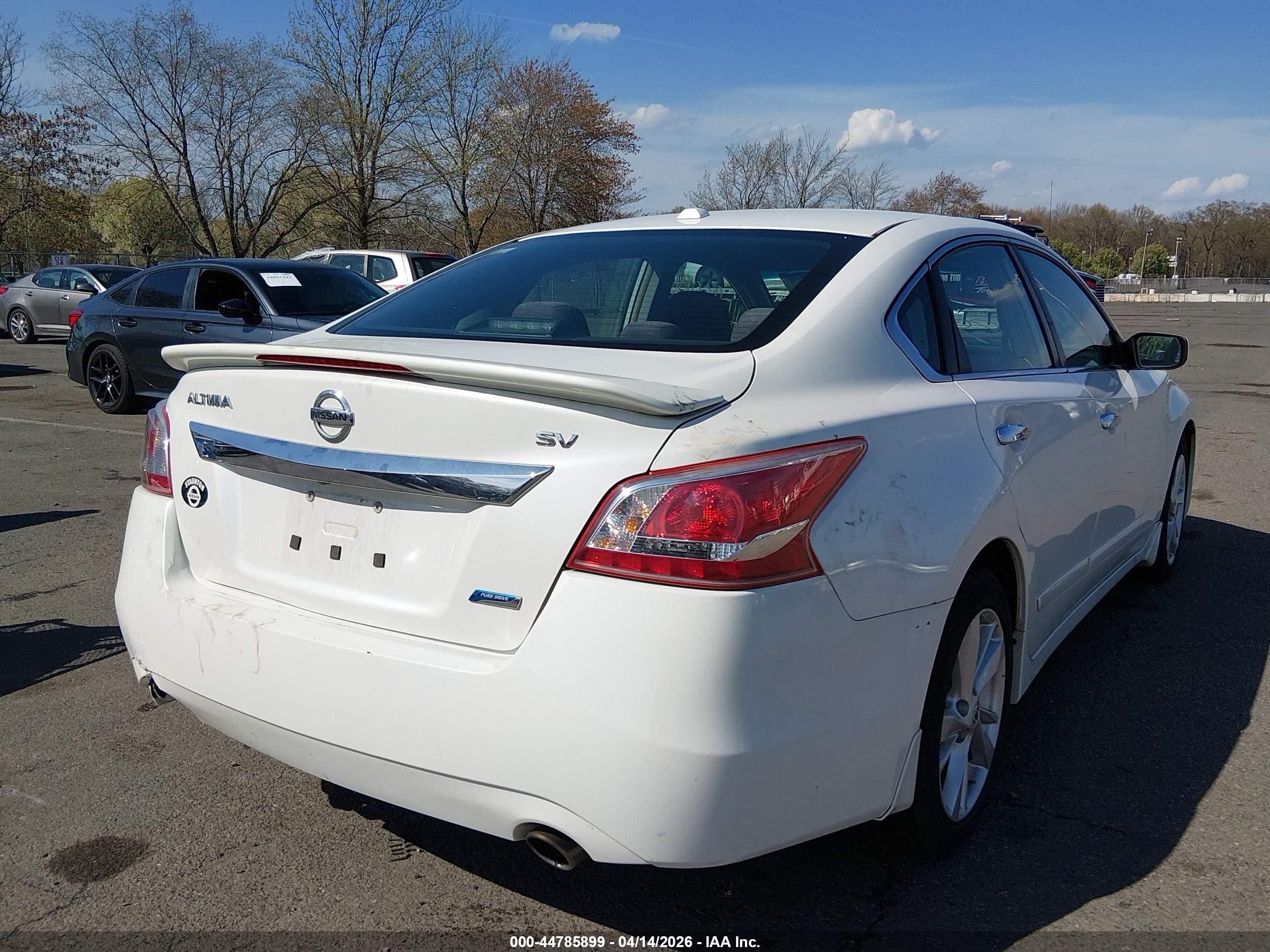 2013 Nissan Altima 2.5 Sv White vin: 1N4AL3AP1DC270096