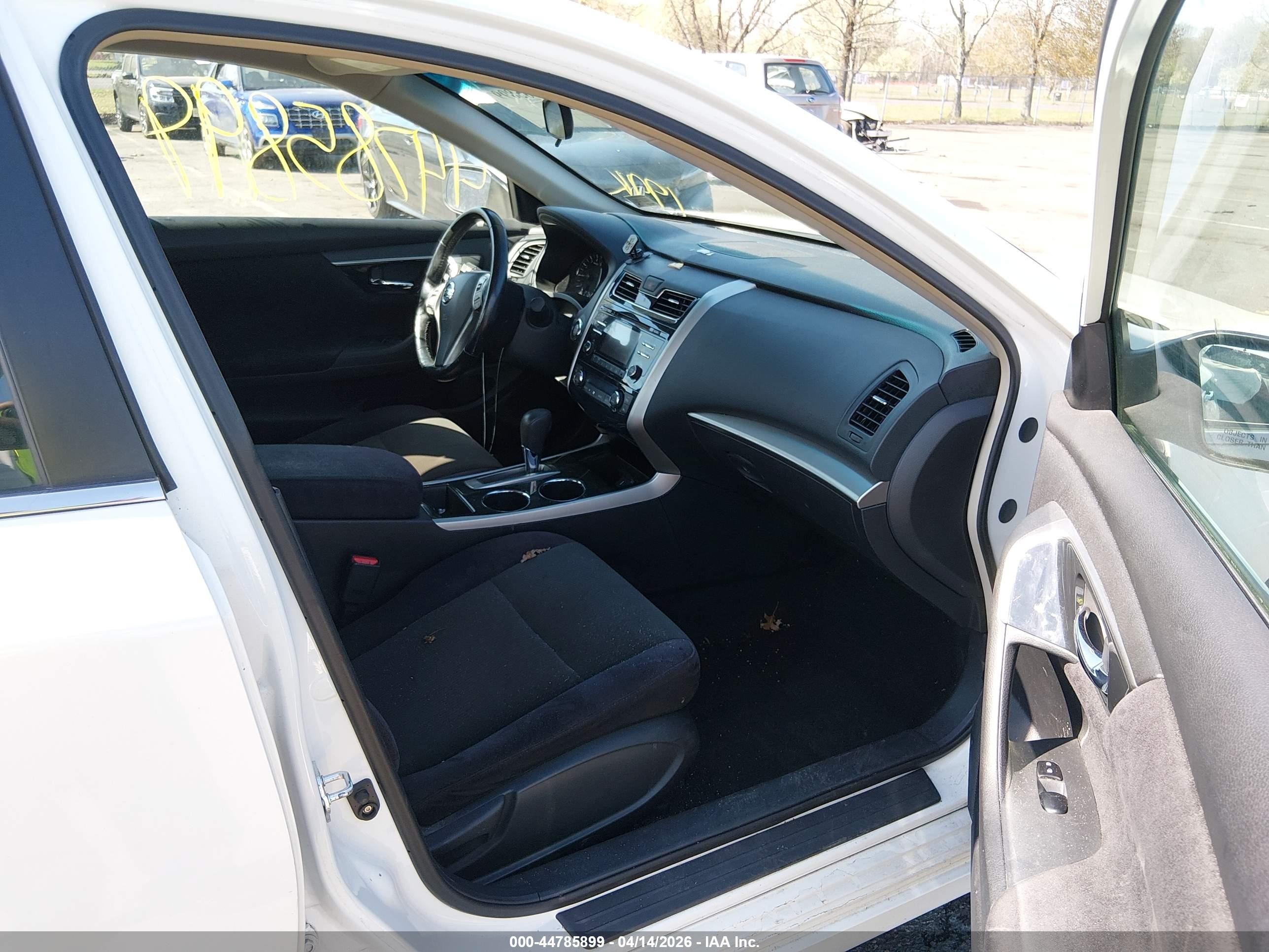 2013 Nissan Altima 2.5 Sv White vin: 1N4AL3AP1DC270096