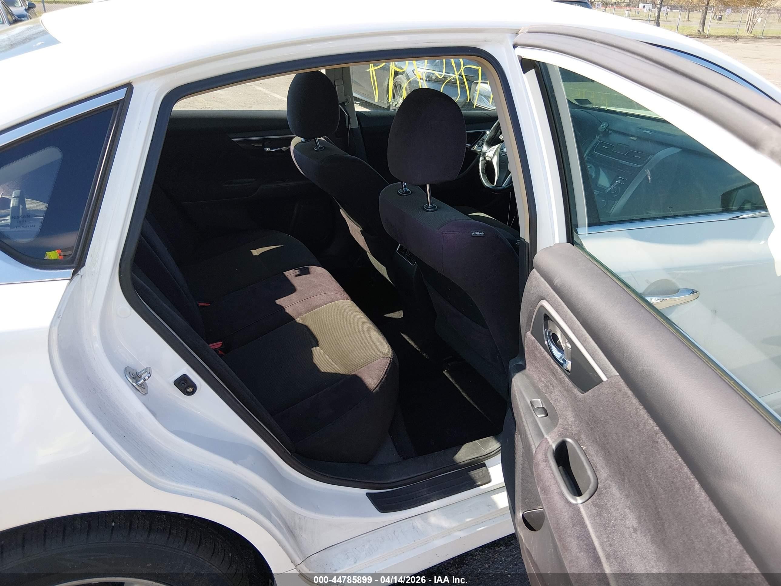 2013 Nissan Altima 2.5 Sv White vin: 1N4AL3AP1DC270096