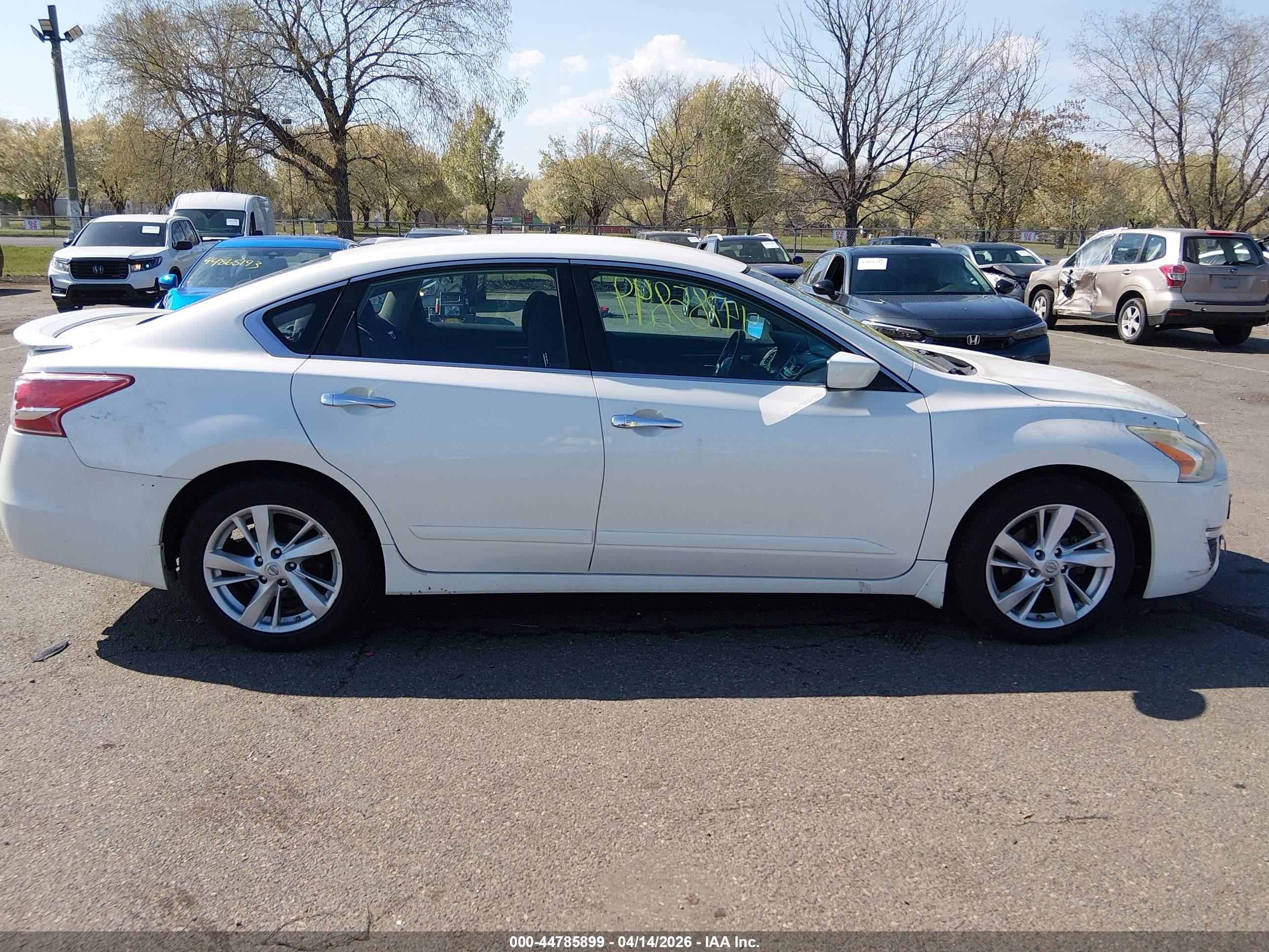 2013 Nissan Altima 2.5 Sv White vin: 1N4AL3AP1DC270096