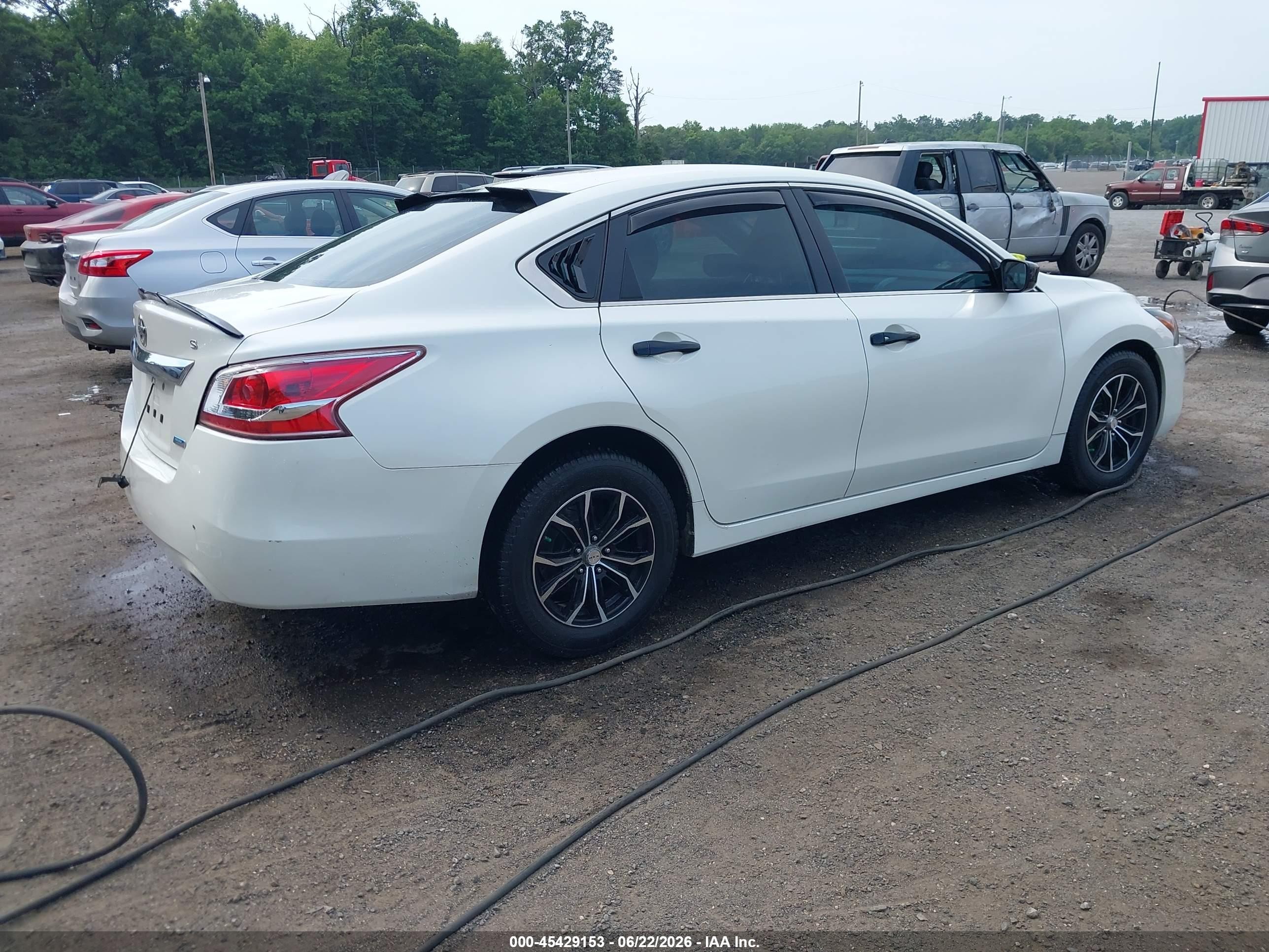 2013 Nissan Altima 2.5 S White vin: 1N4AL3AP1DC904457