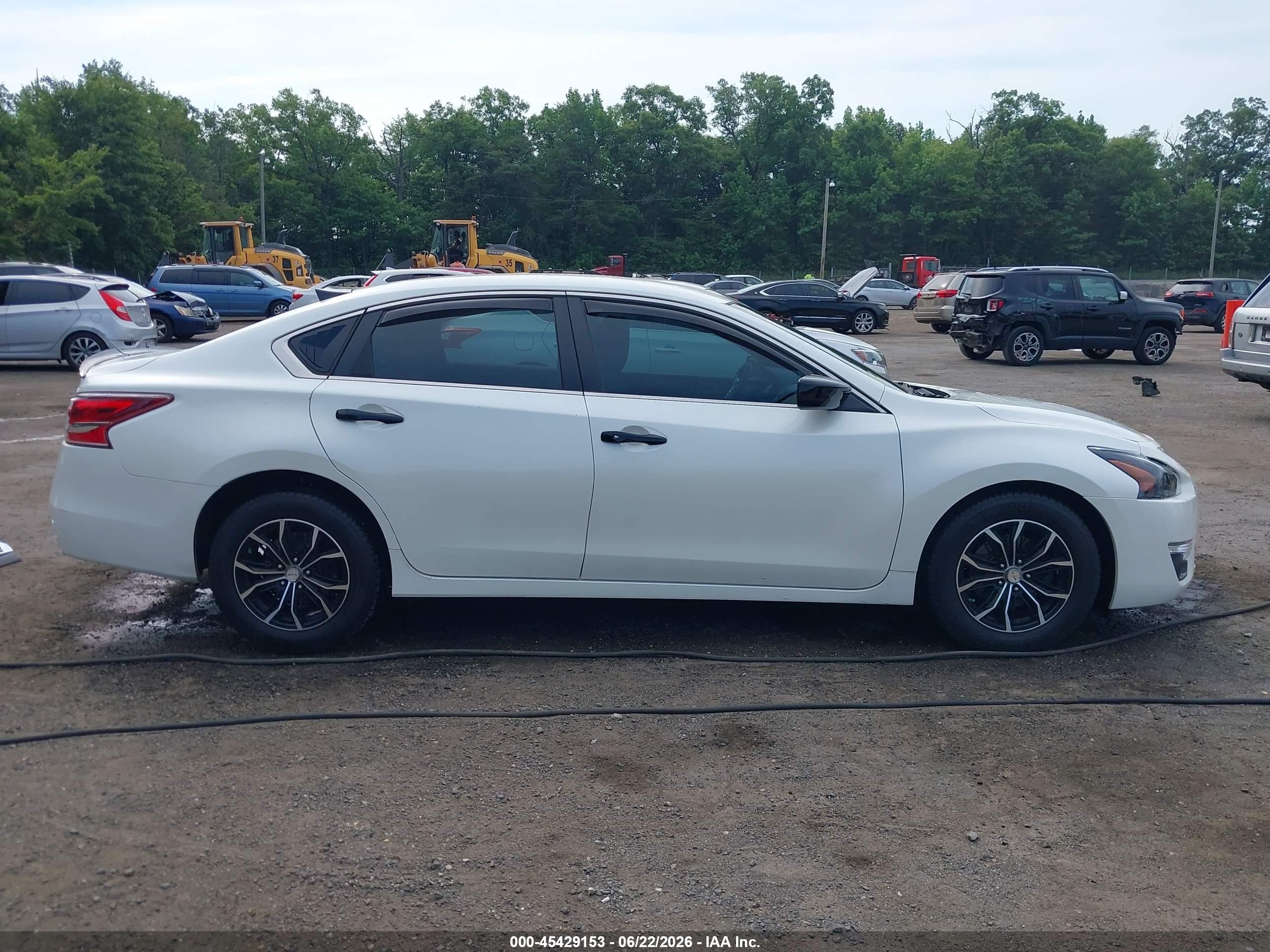2013 Nissan Altima 2.5 S White vin: 1N4AL3AP1DC904457