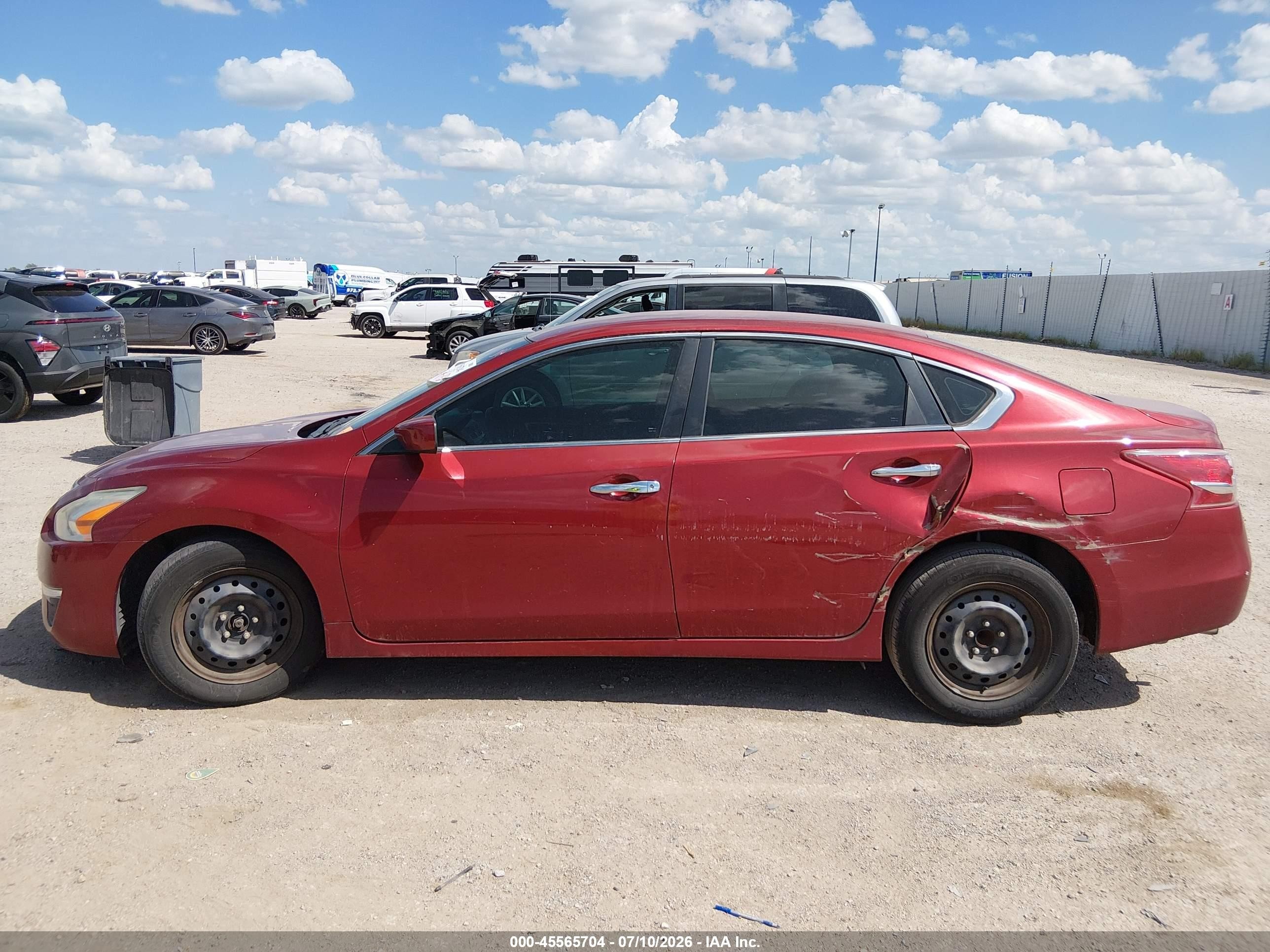 2013 Nissan Altima 2.5 Red vin: 1N4AL3AP1DN421099
