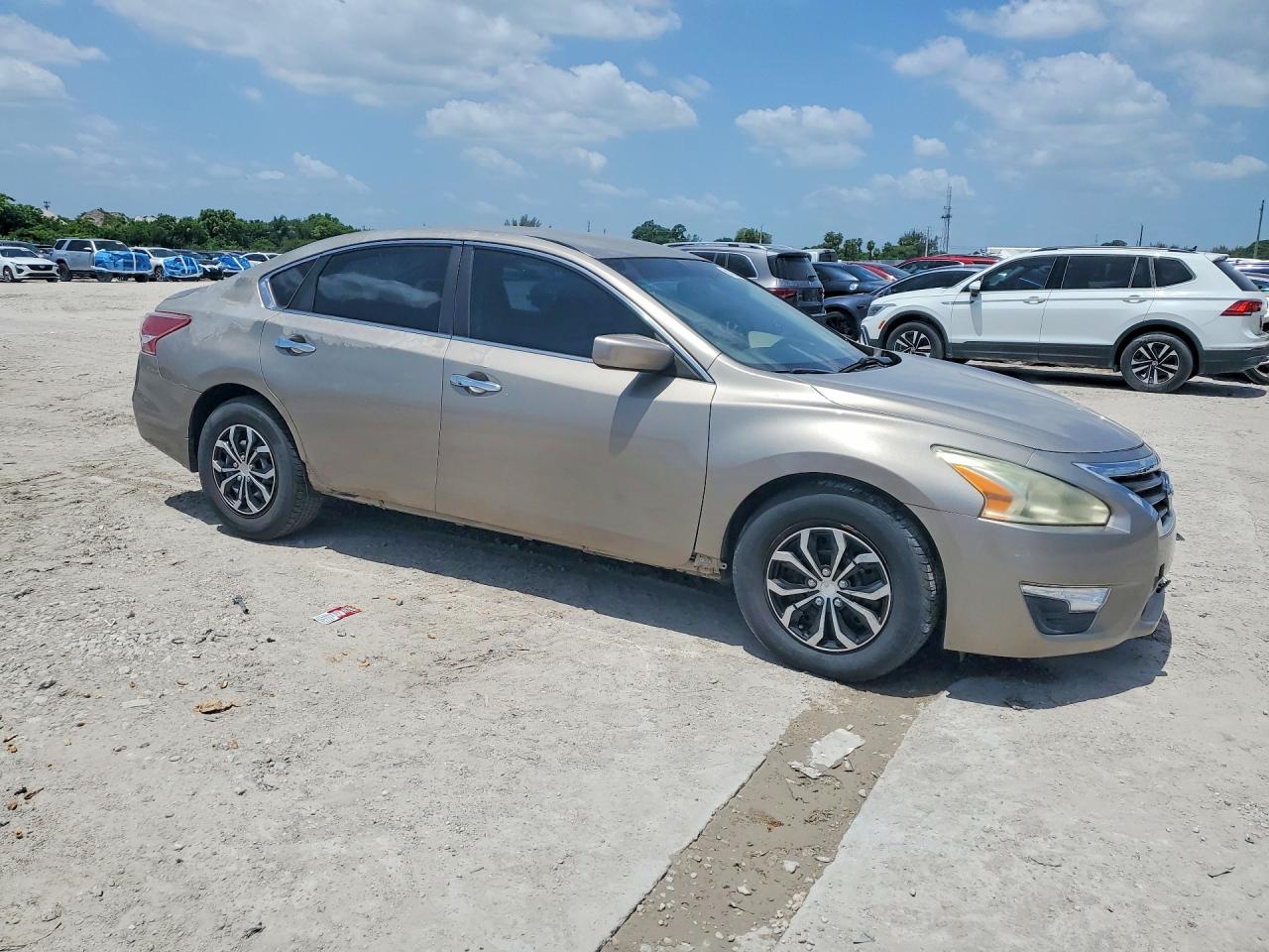 2013 Nissan Altima 2.5/s/sv/sl Cream vin: 1N4AL3AP1DN506945