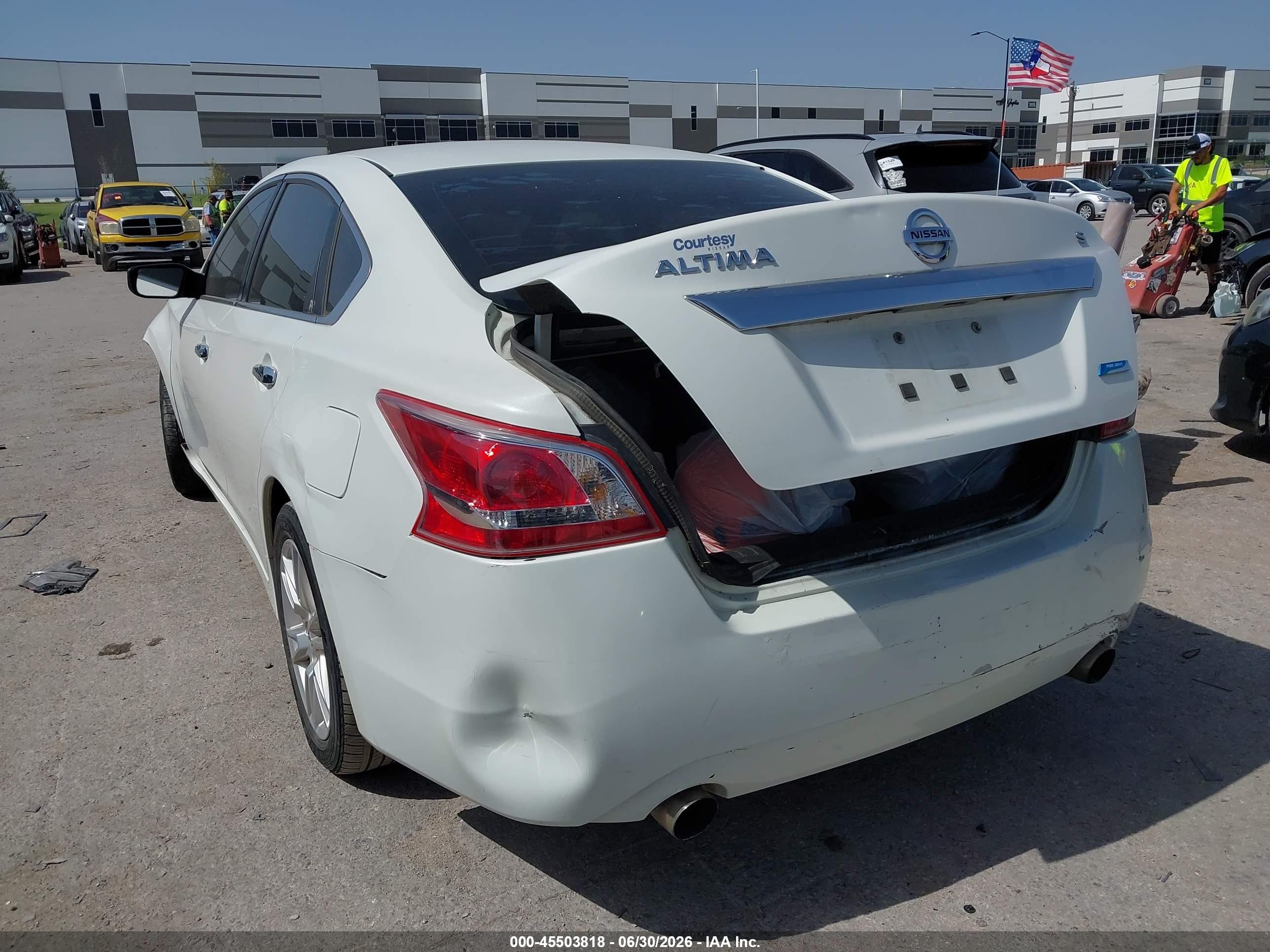 2013 Nissan Altima 2.5 S Белый vin: 1N4AL3AP1DN541629