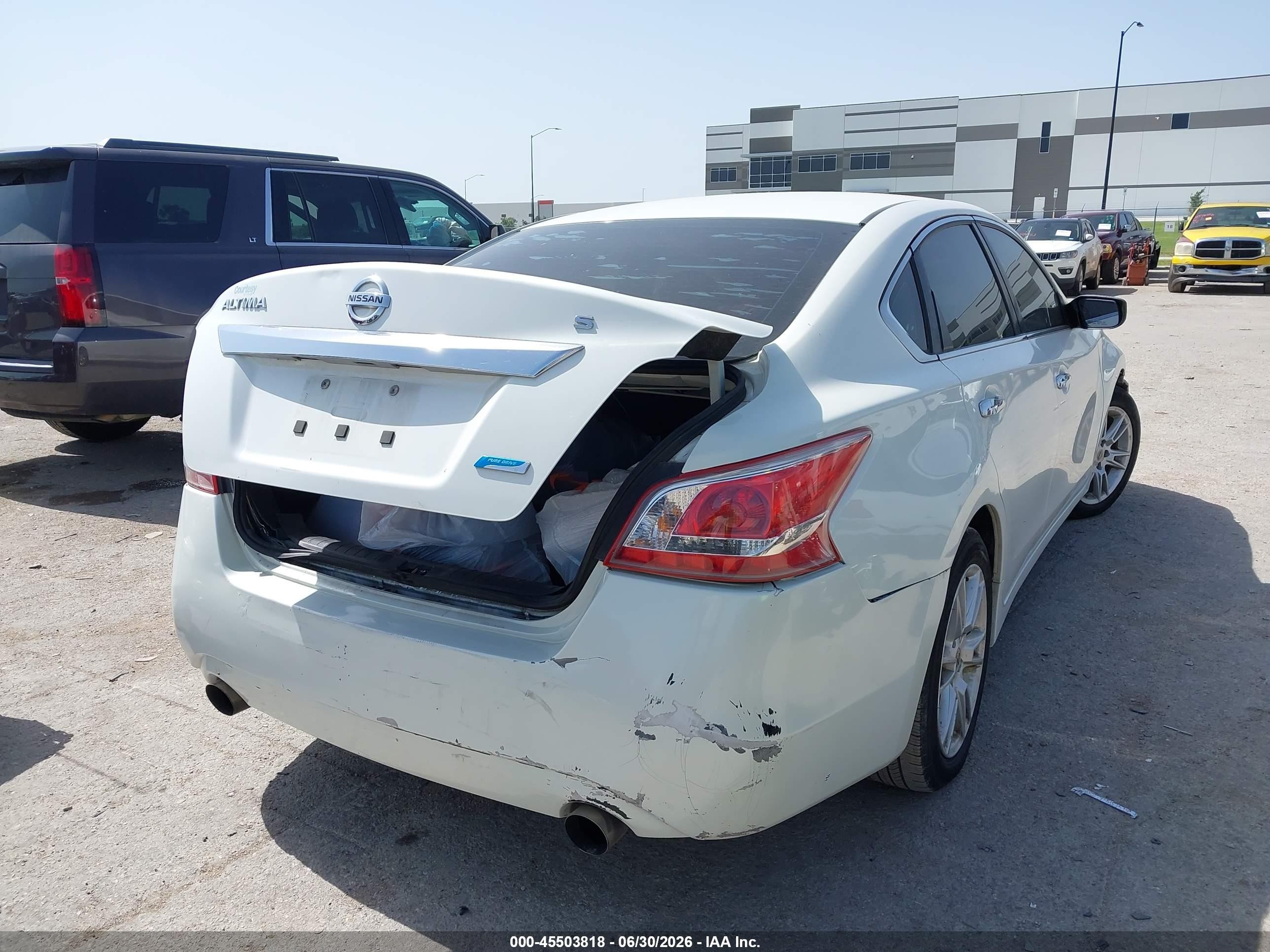 2013 Nissan Altima 2.5 S Белый vin: 1N4AL3AP1DN541629
