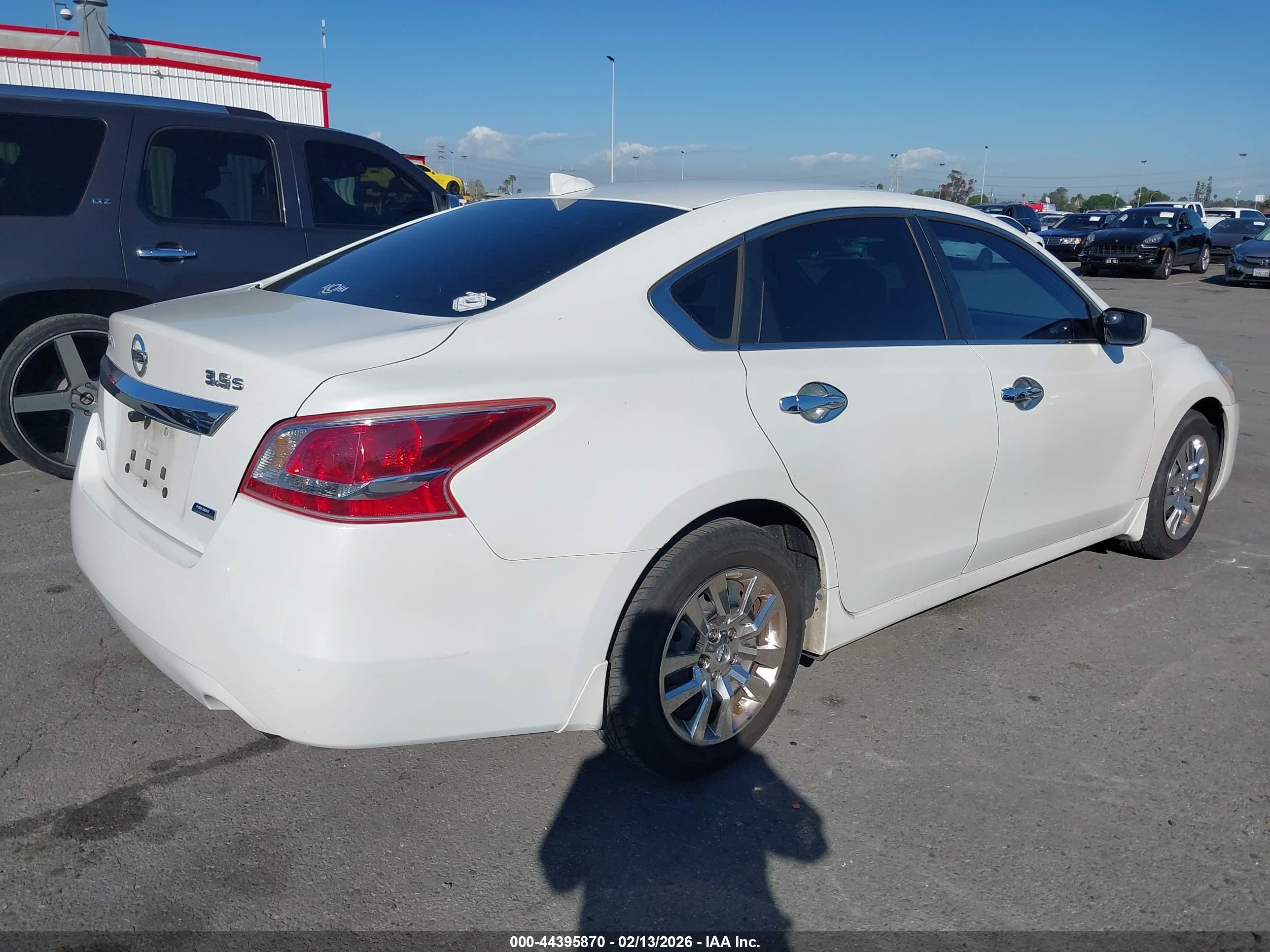 2013 Nissan Altima 2.5 S White vin: 1N4AL3AP1DN550928