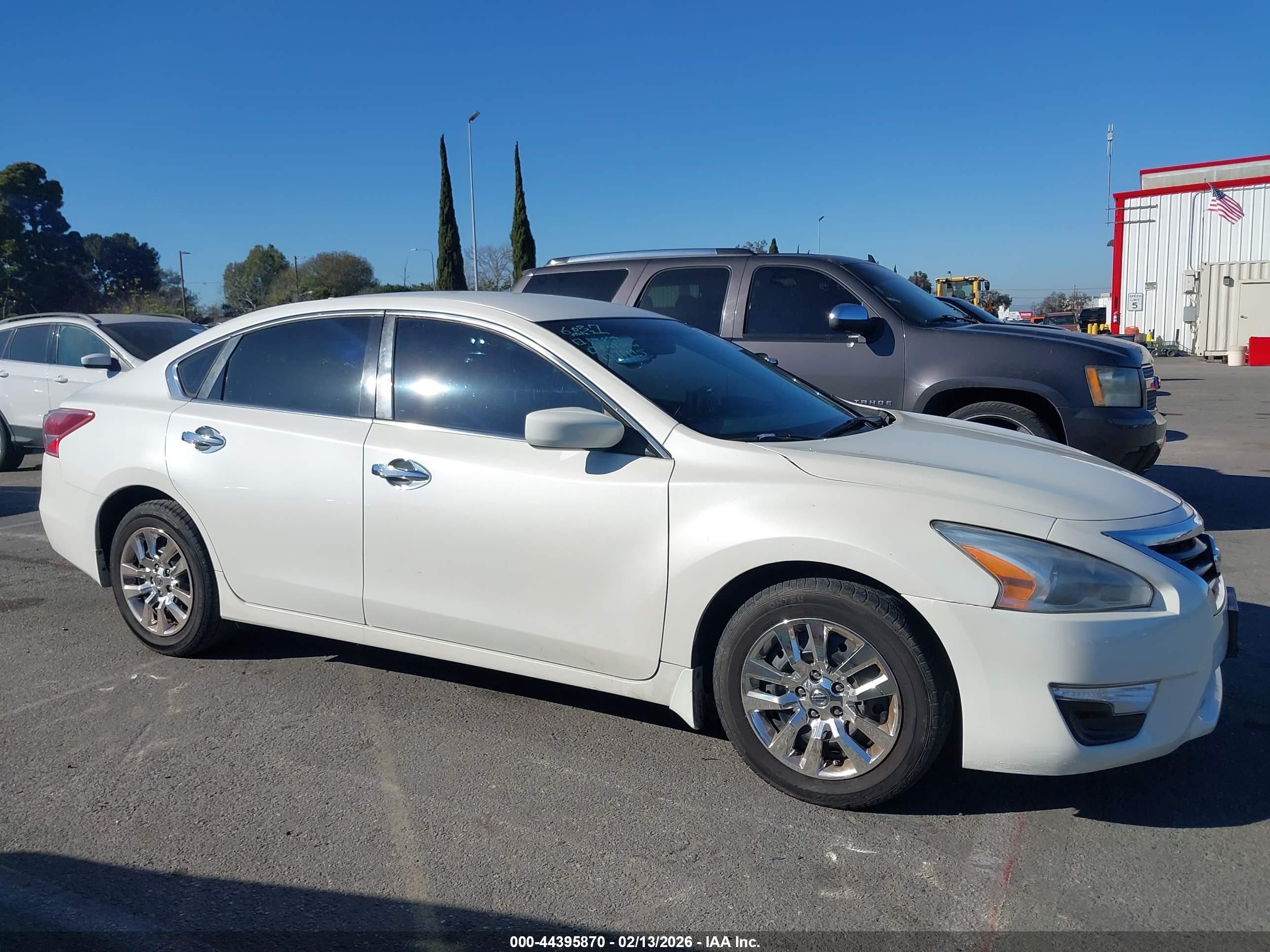 2013 Nissan Altima 2.5 S White vin: 1N4AL3AP1DN550928