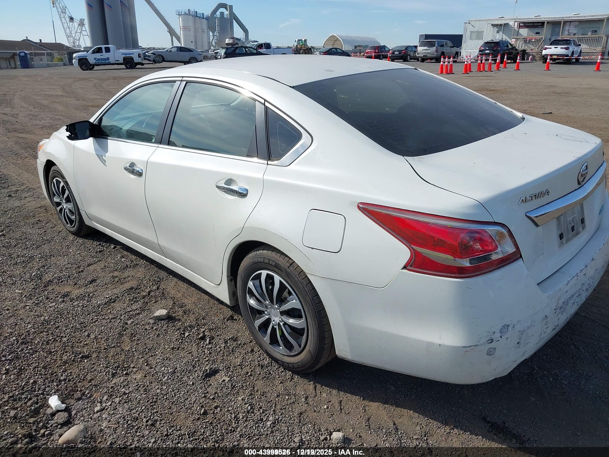 2013 Nissan Altima 2.5 S White vin: 1N4AL3AP1DN558592