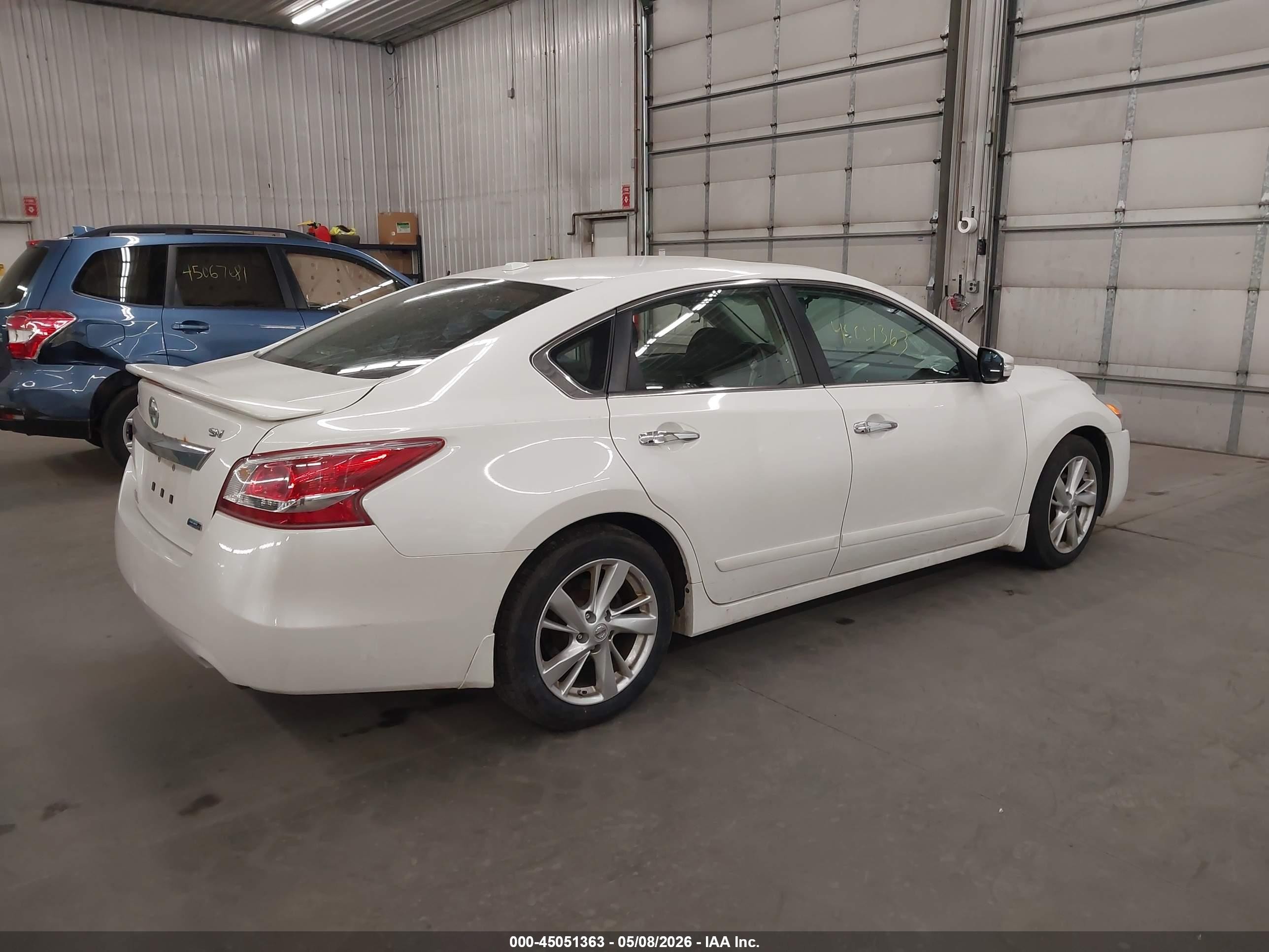 2013 Nissan Altima 2.5 Sv White vin: 1N4AL3AP1DN559709