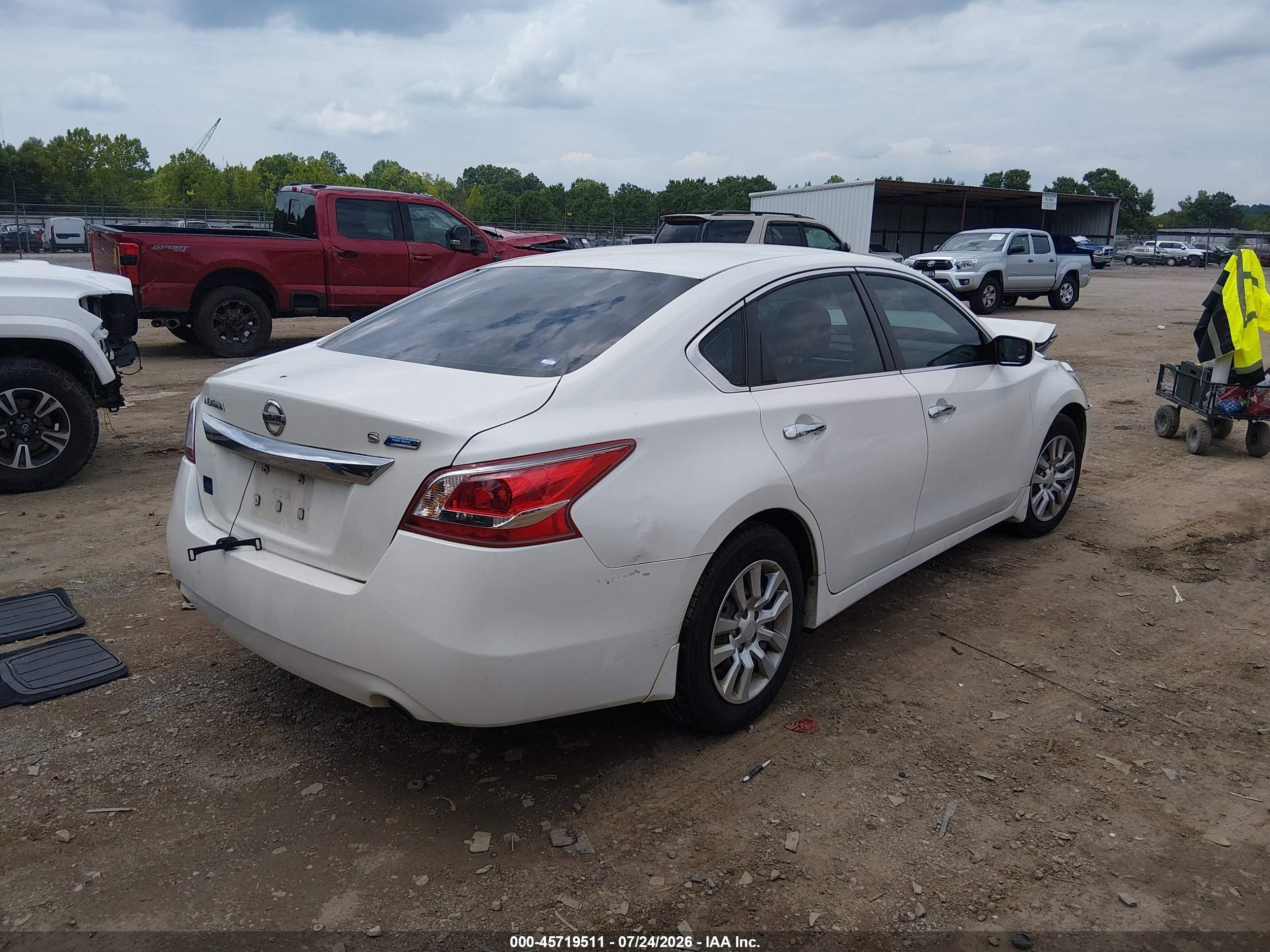 2013 Nissan Altima 2.5 S White vin: 1N4AL3AP1DN584769