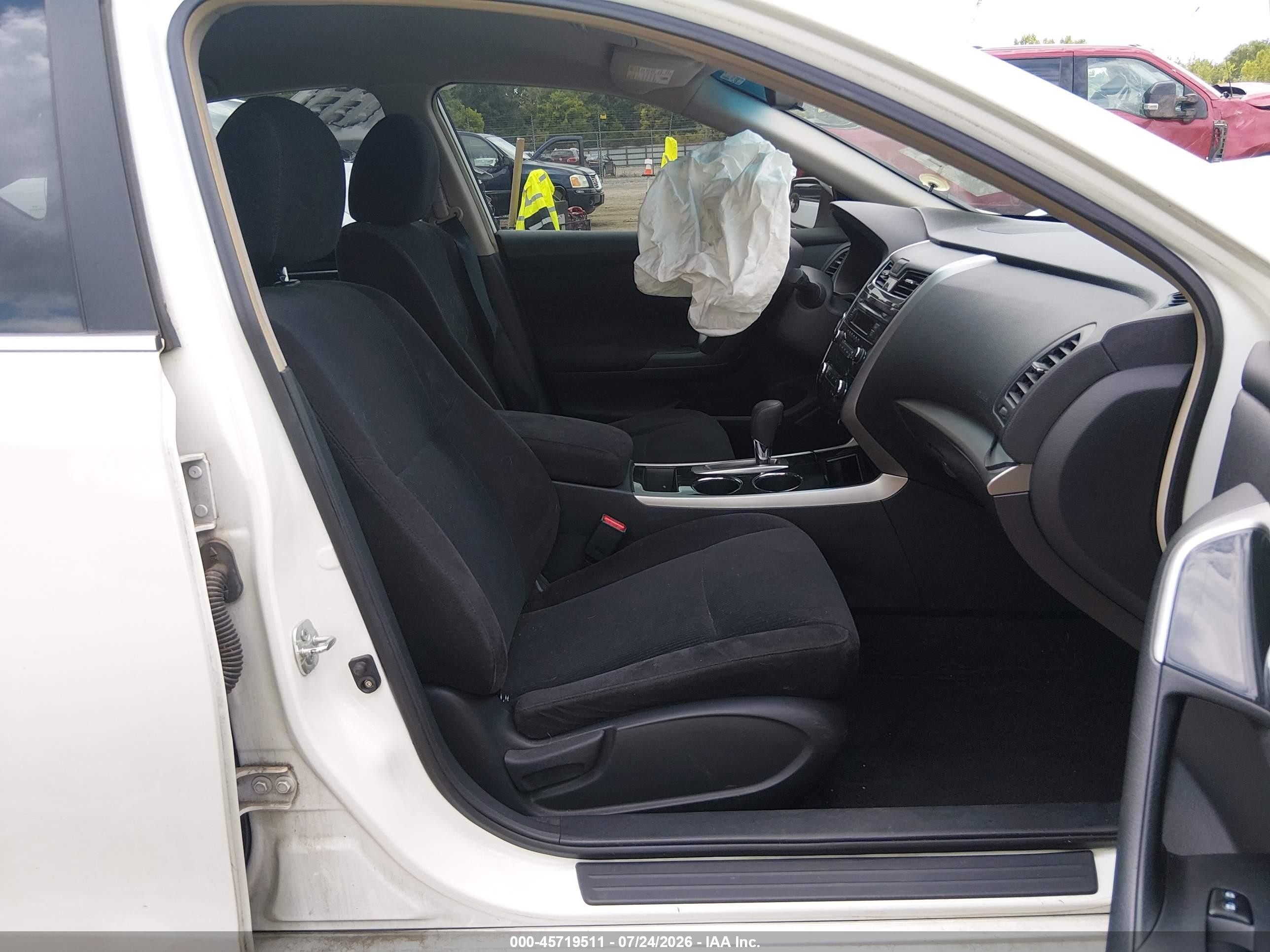 2013 Nissan Altima 2.5 S White vin: 1N4AL3AP1DN584769