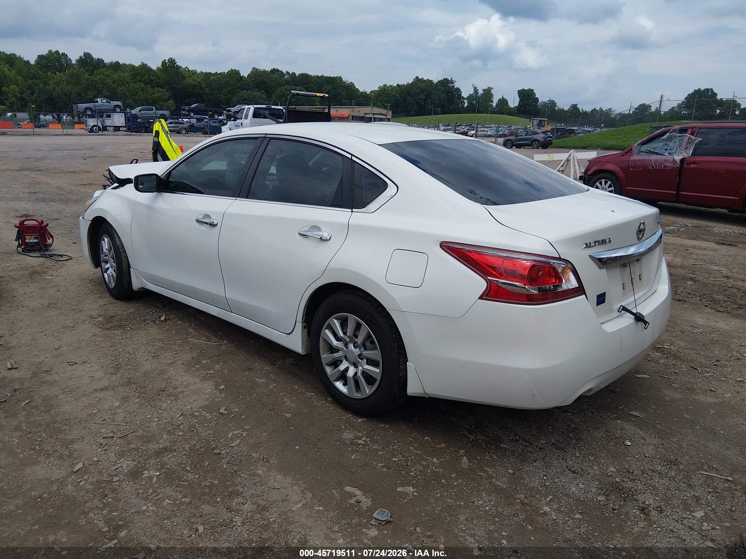 2013 Nissan Altima 2.5 S White vin: 1N4AL3AP1DN584769