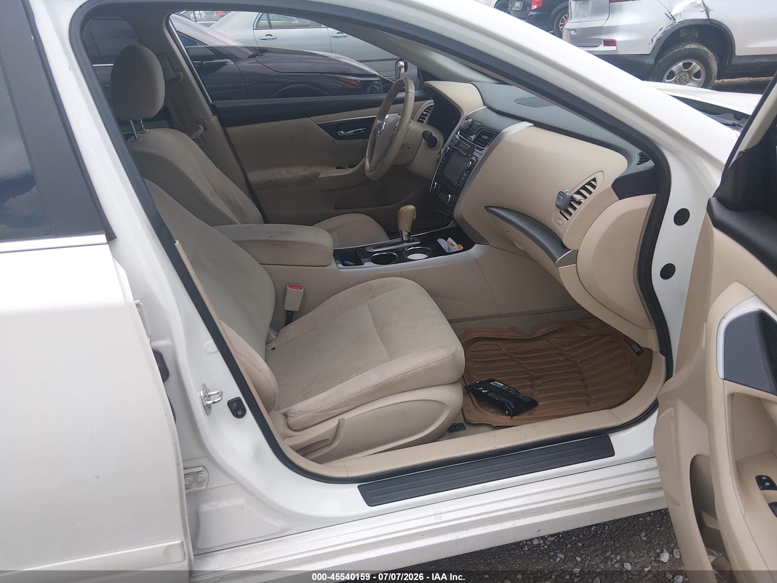 2014 Nissan Altima 2.5 Sv White vin: 1N4AL3AP1EC103108