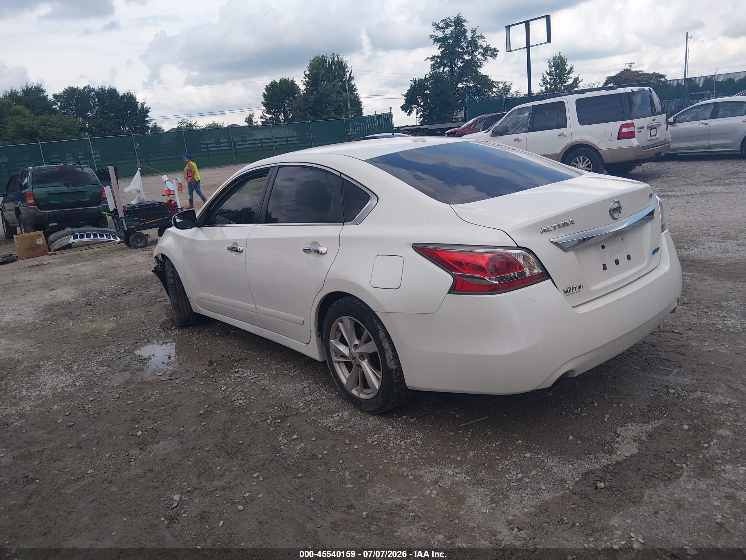 2014 Nissan Altima 2.5 Sv White vin: 1N4AL3AP1EC103108
