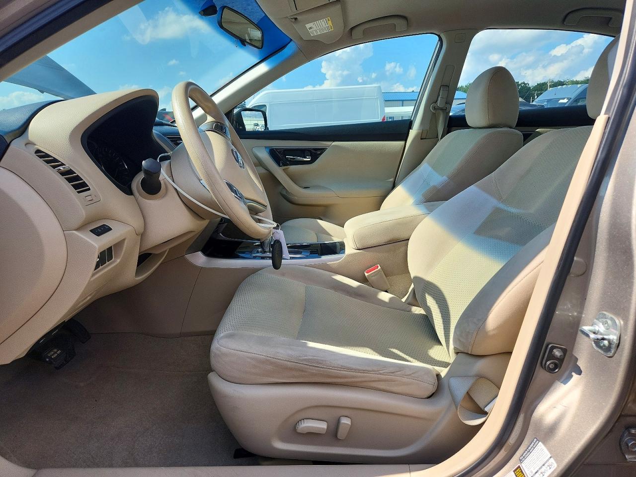 2014 Nissan Altima 2.5 Tan vin: 1N4AL3AP1EC103674