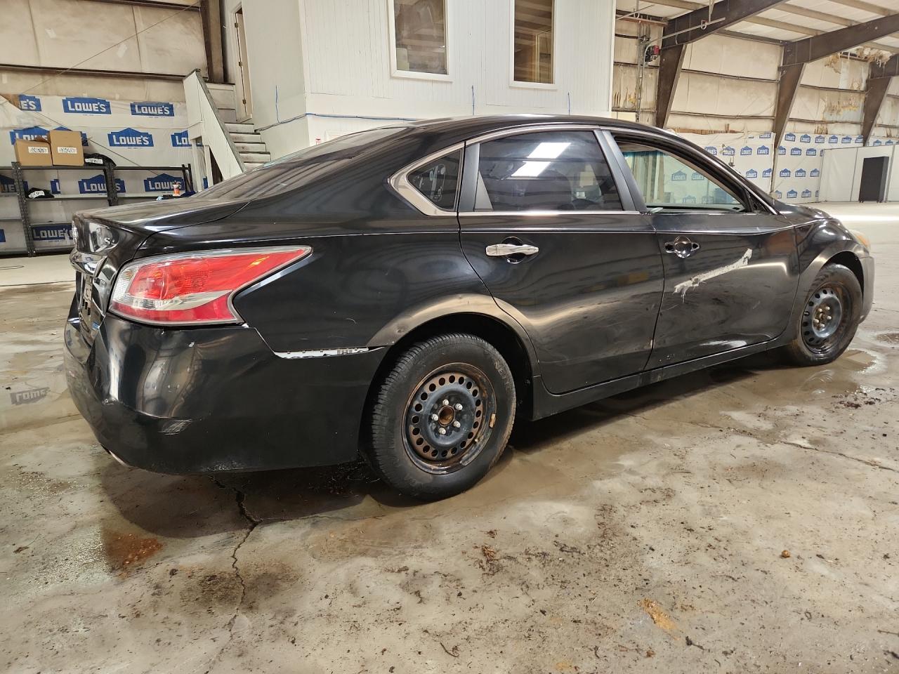 2014 Nissan Altima 2.5 Black vin: 1N4AL3AP1EC107966 Damage: Right Qtr Panel, Dent(S) W/ Paint Dmg, 1 To 2 Inches