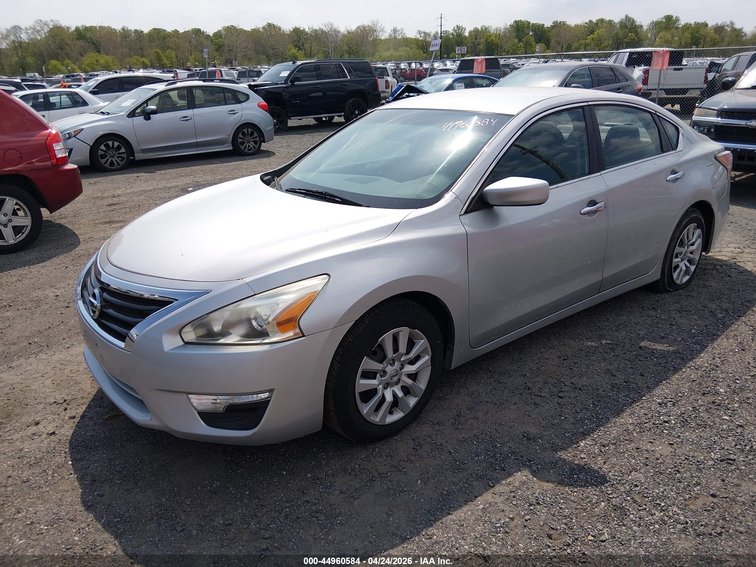2014 Nissan Altima 2.5 S Silver vin: 1N4AL3AP1EC129644