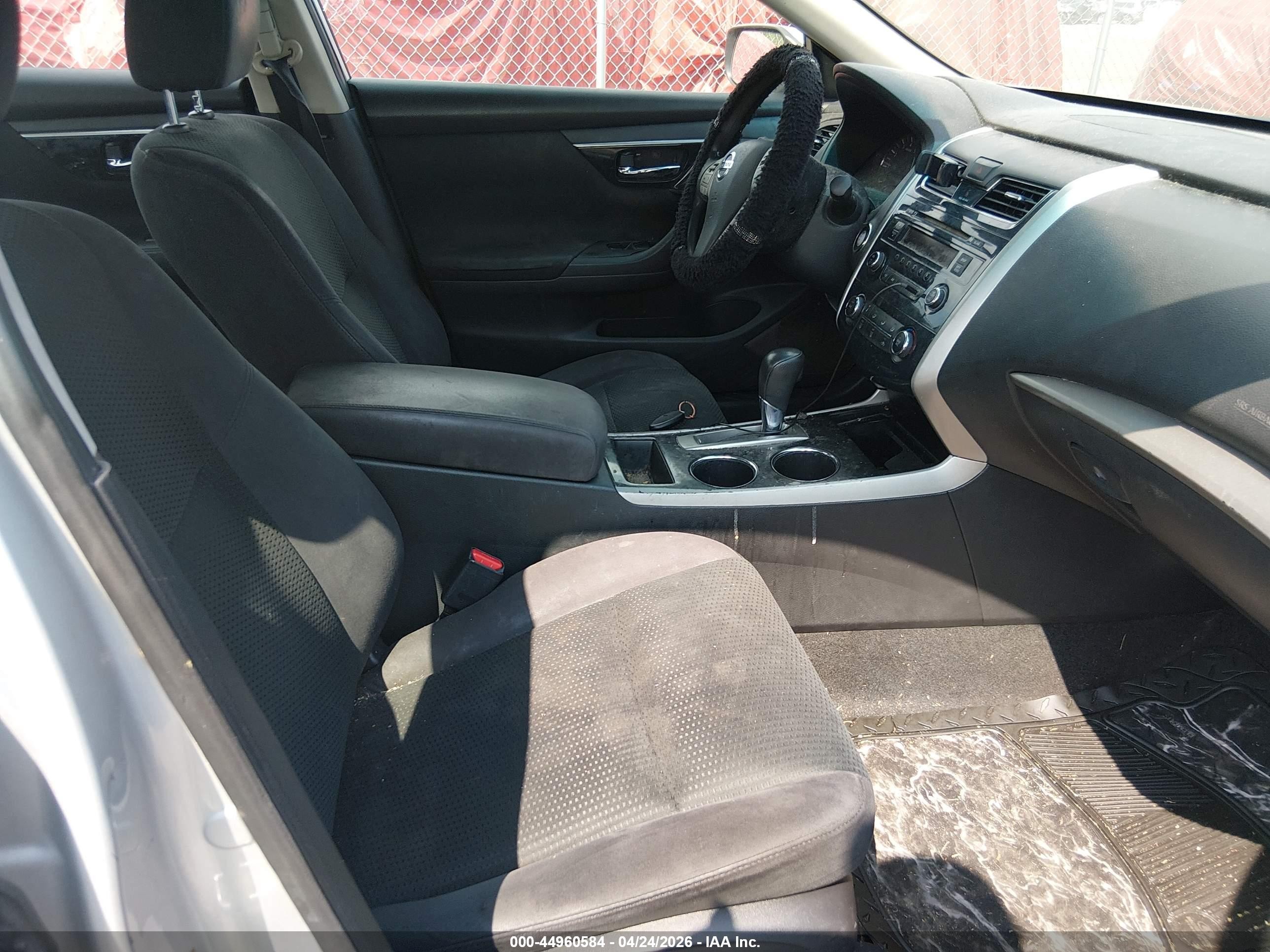 2014 Nissan Altima 2.5 S Silver vin: 1N4AL3AP1EC129644
