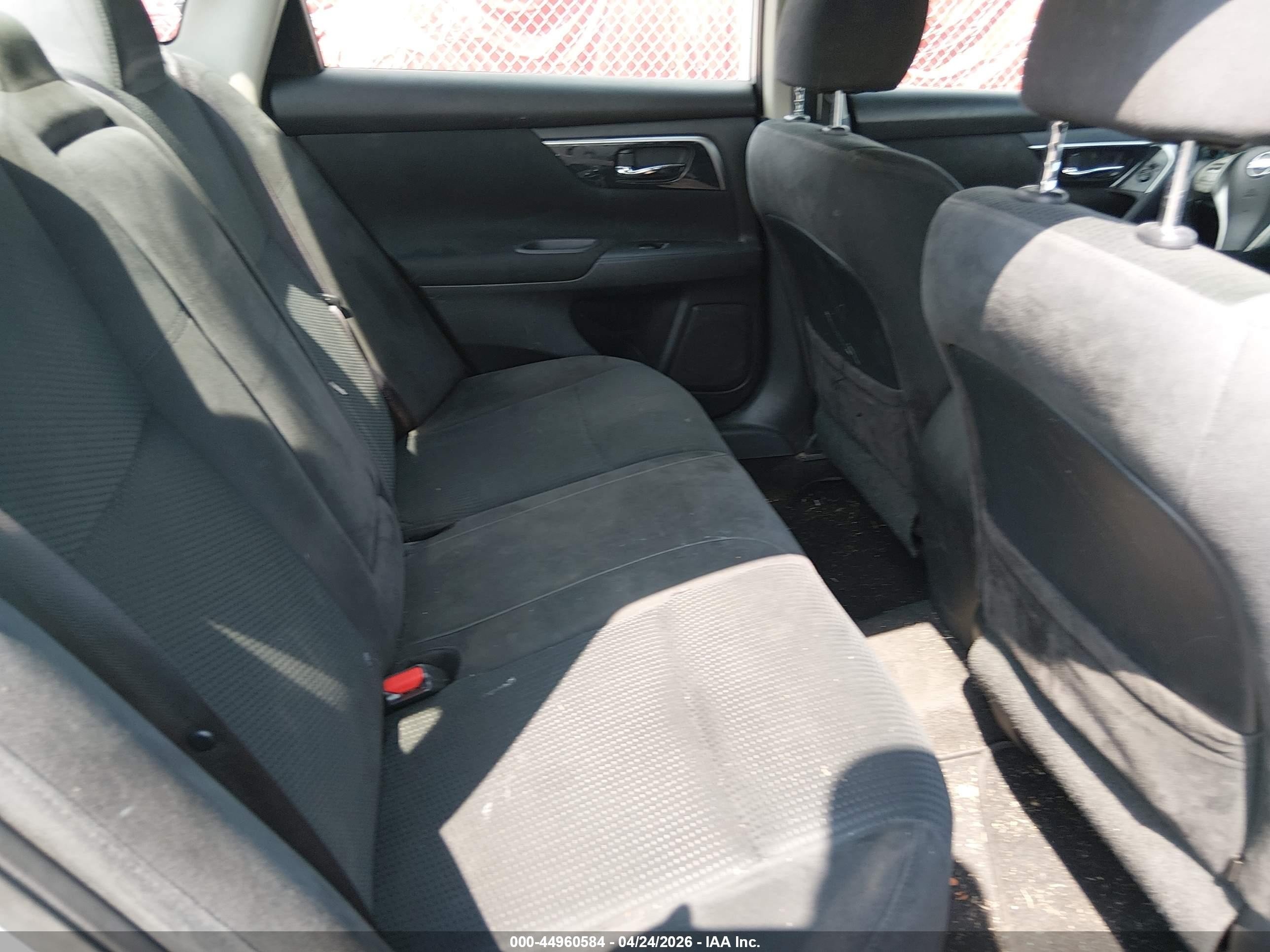 2014 Nissan Altima 2.5 S Silver vin: 1N4AL3AP1EC129644