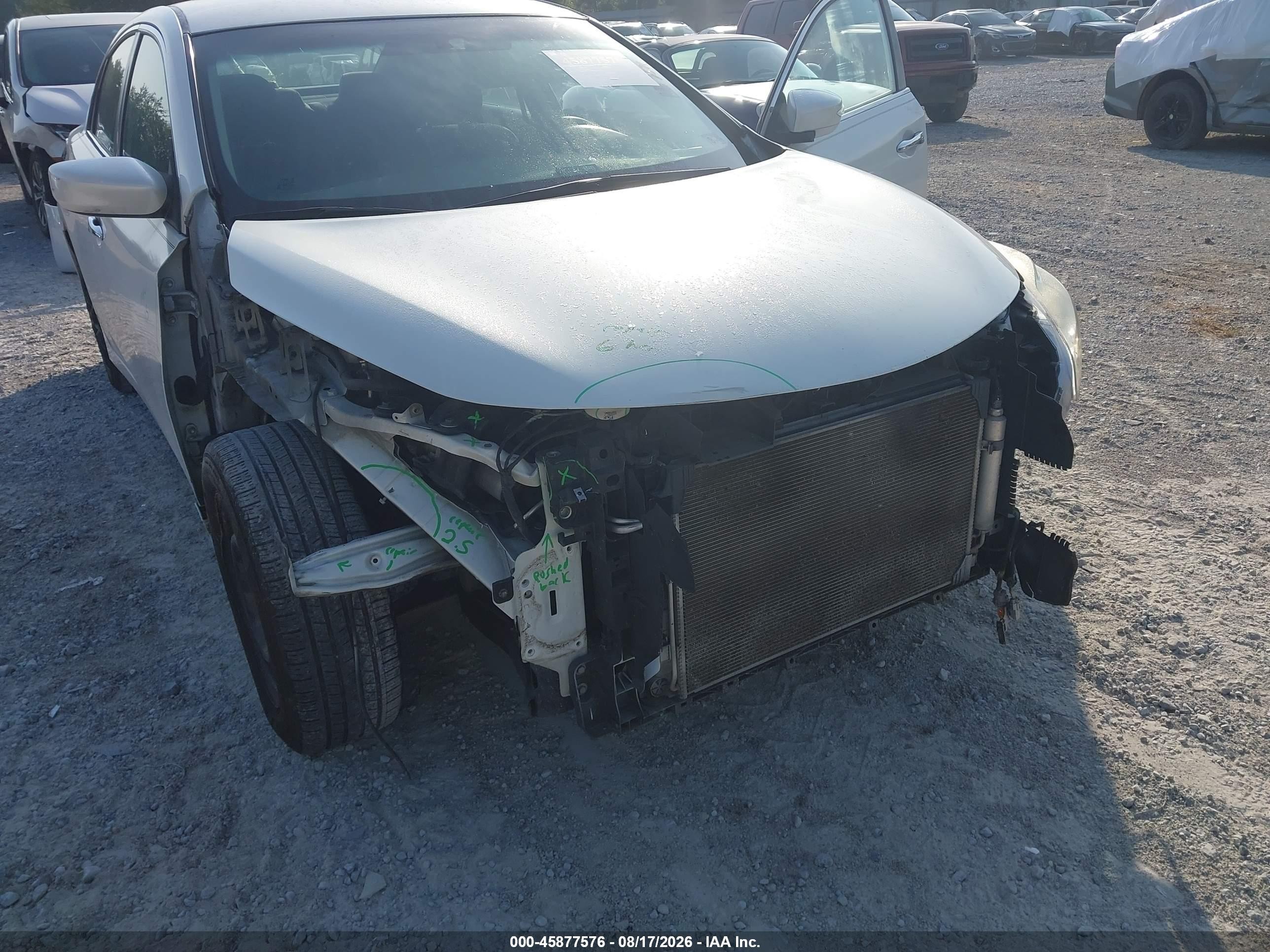 2014 Nissan Altima 2.5 S White vin: 1N4AL3AP1EC133662