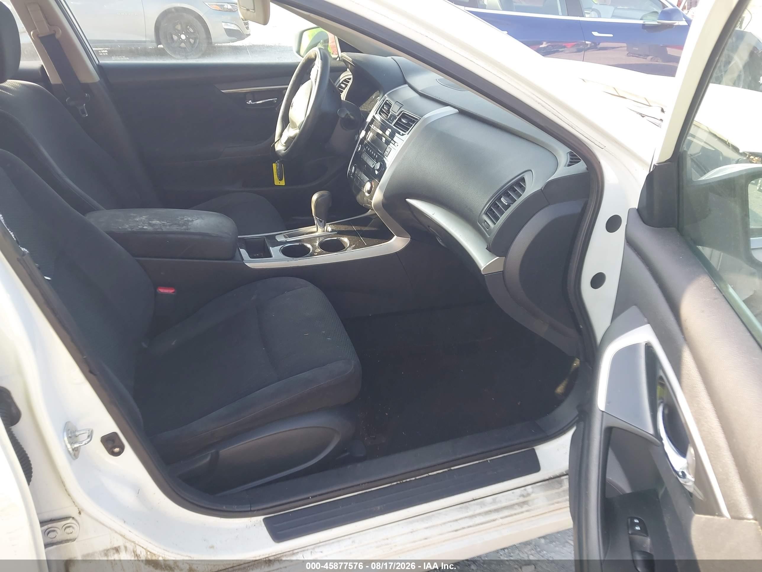 2014 Nissan Altima 2.5 S White vin: 1N4AL3AP1EC133662