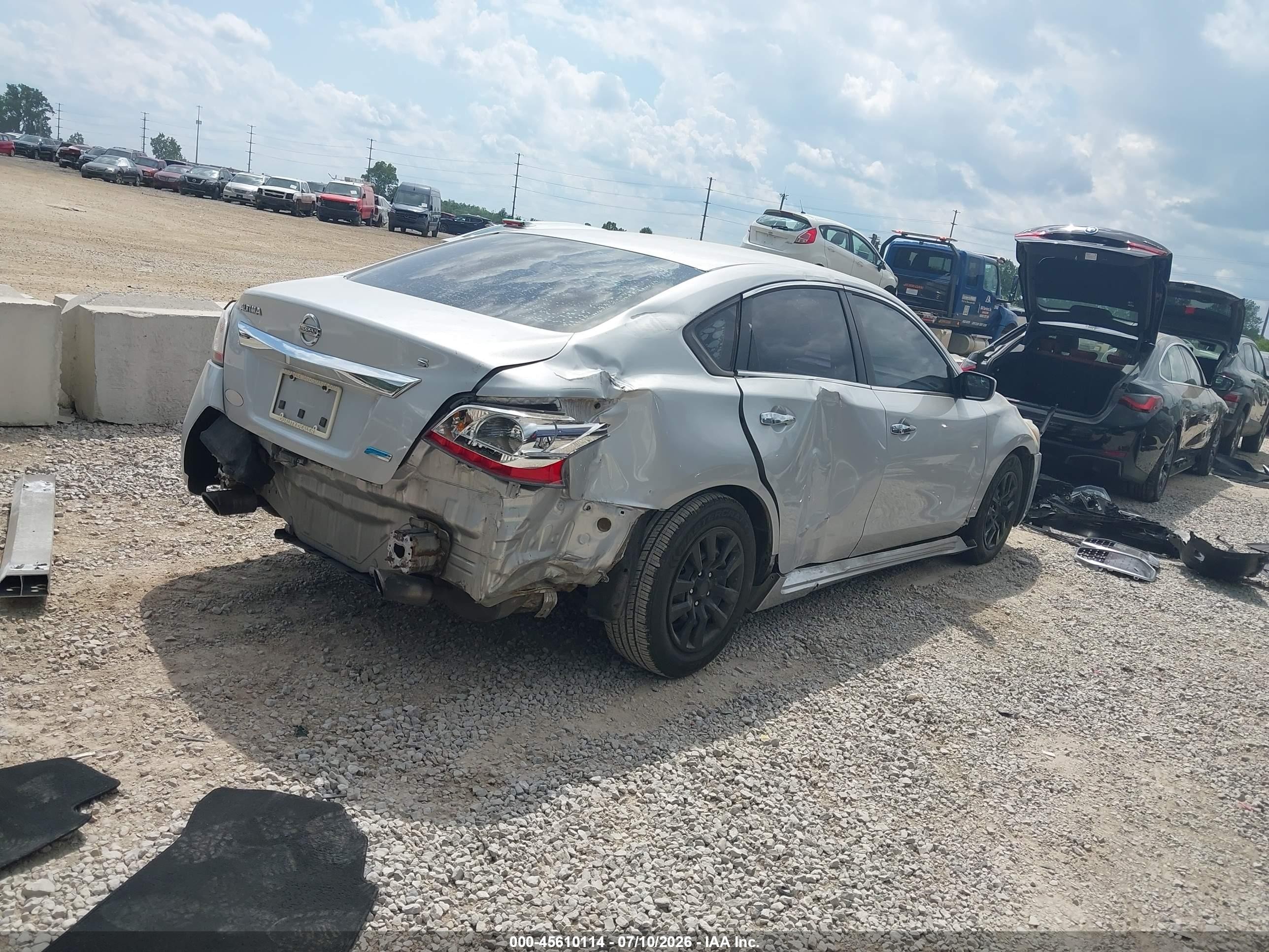 2014 Nissan Altima 2.5 S Silver vin: 1N4AL3AP1EC136688