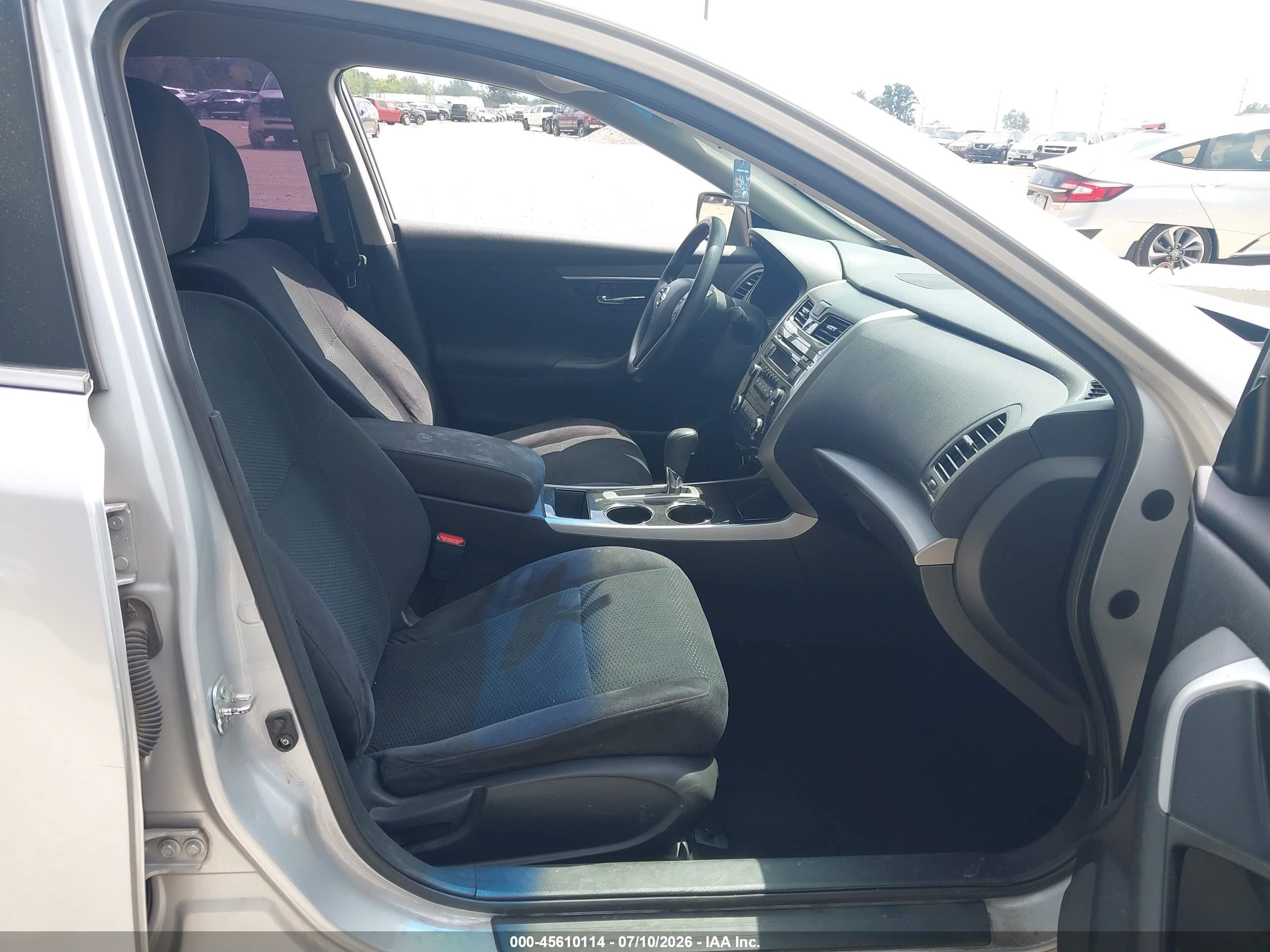 2014 Nissan Altima 2.5 S Silver vin: 1N4AL3AP1EC136688