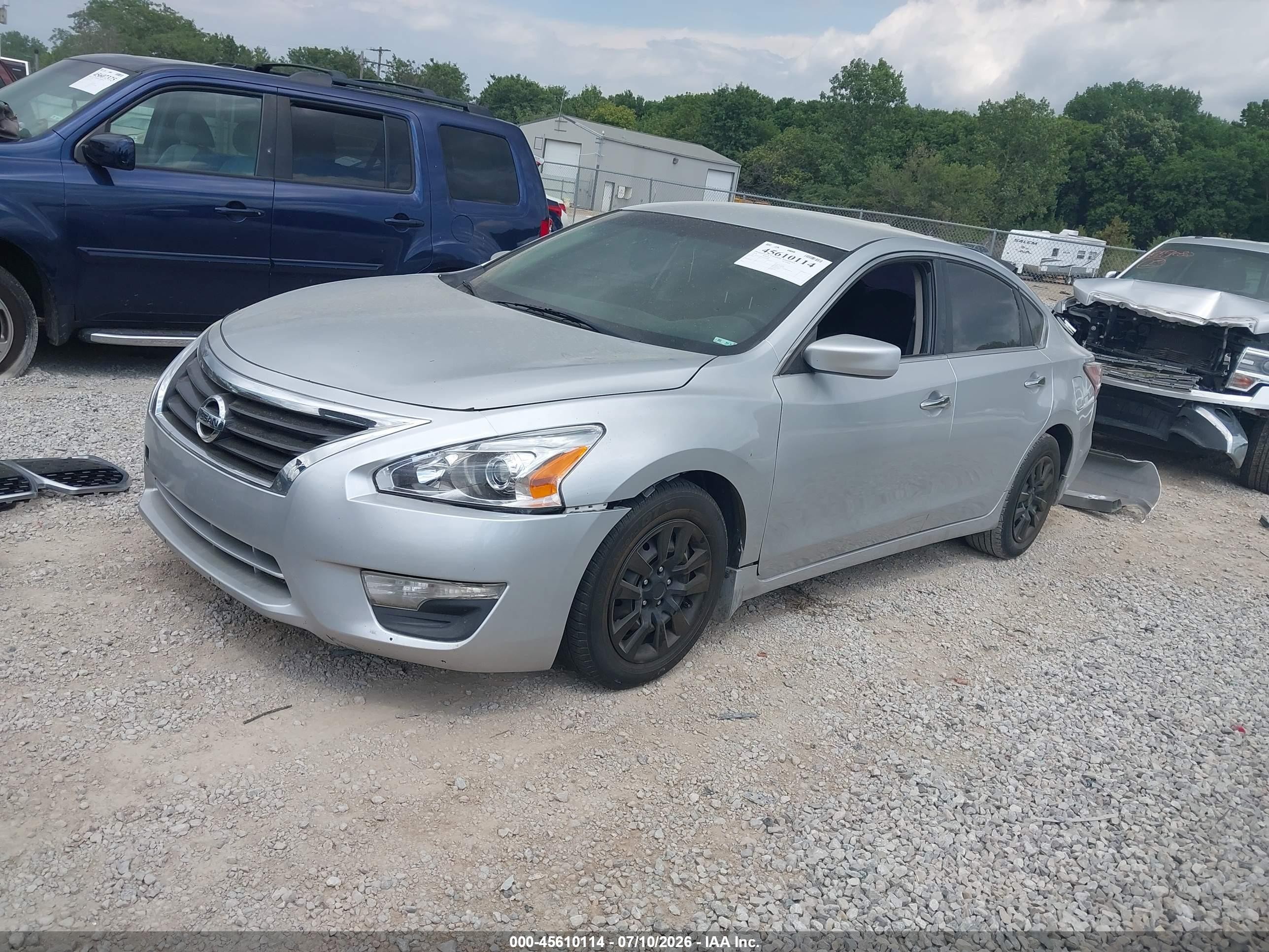 2014 Nissan Altima 2.5 S Silver vin: 1N4AL3AP1EC136688