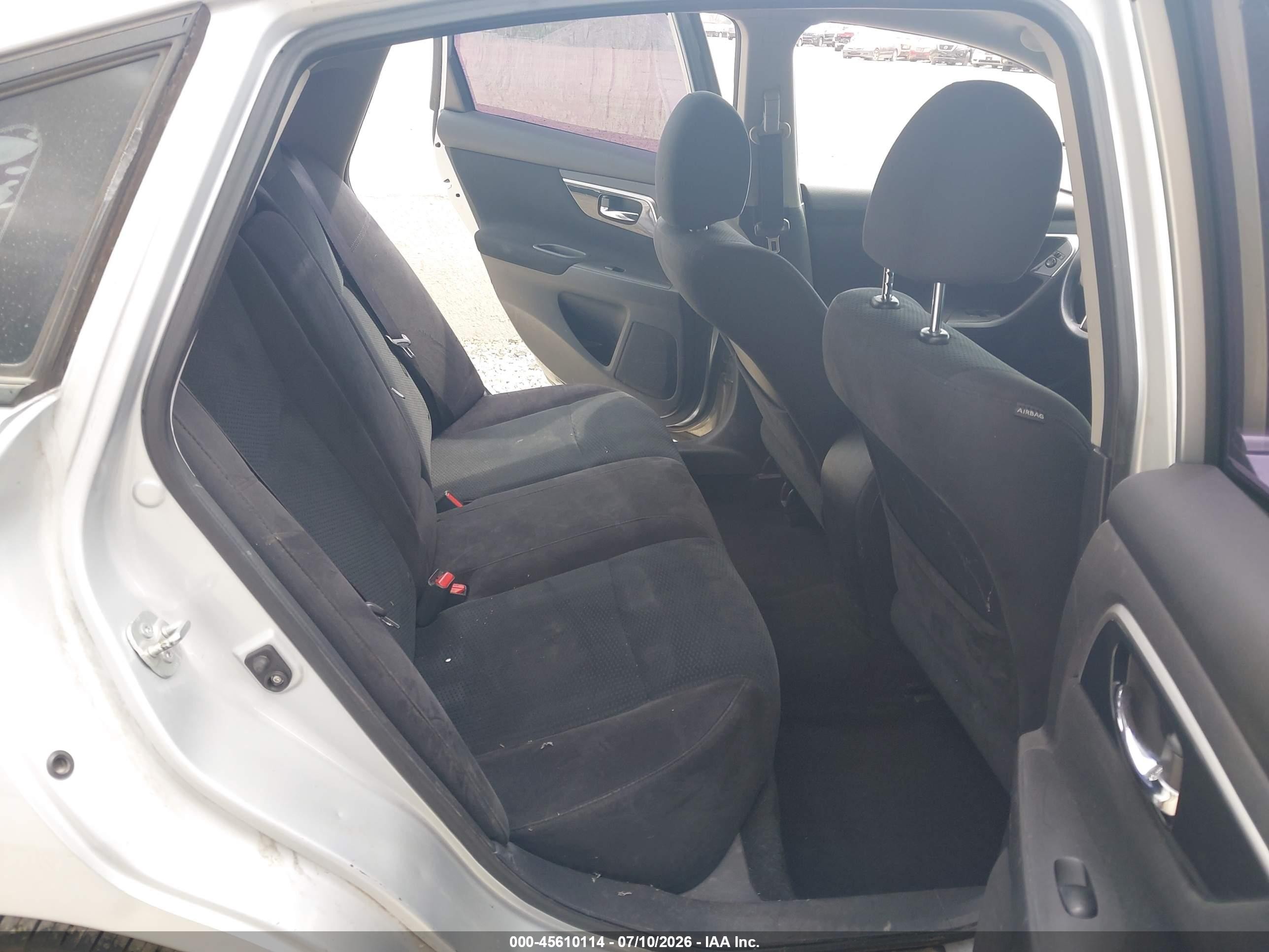 2014 Nissan Altima 2.5 S Silver vin: 1N4AL3AP1EC136688