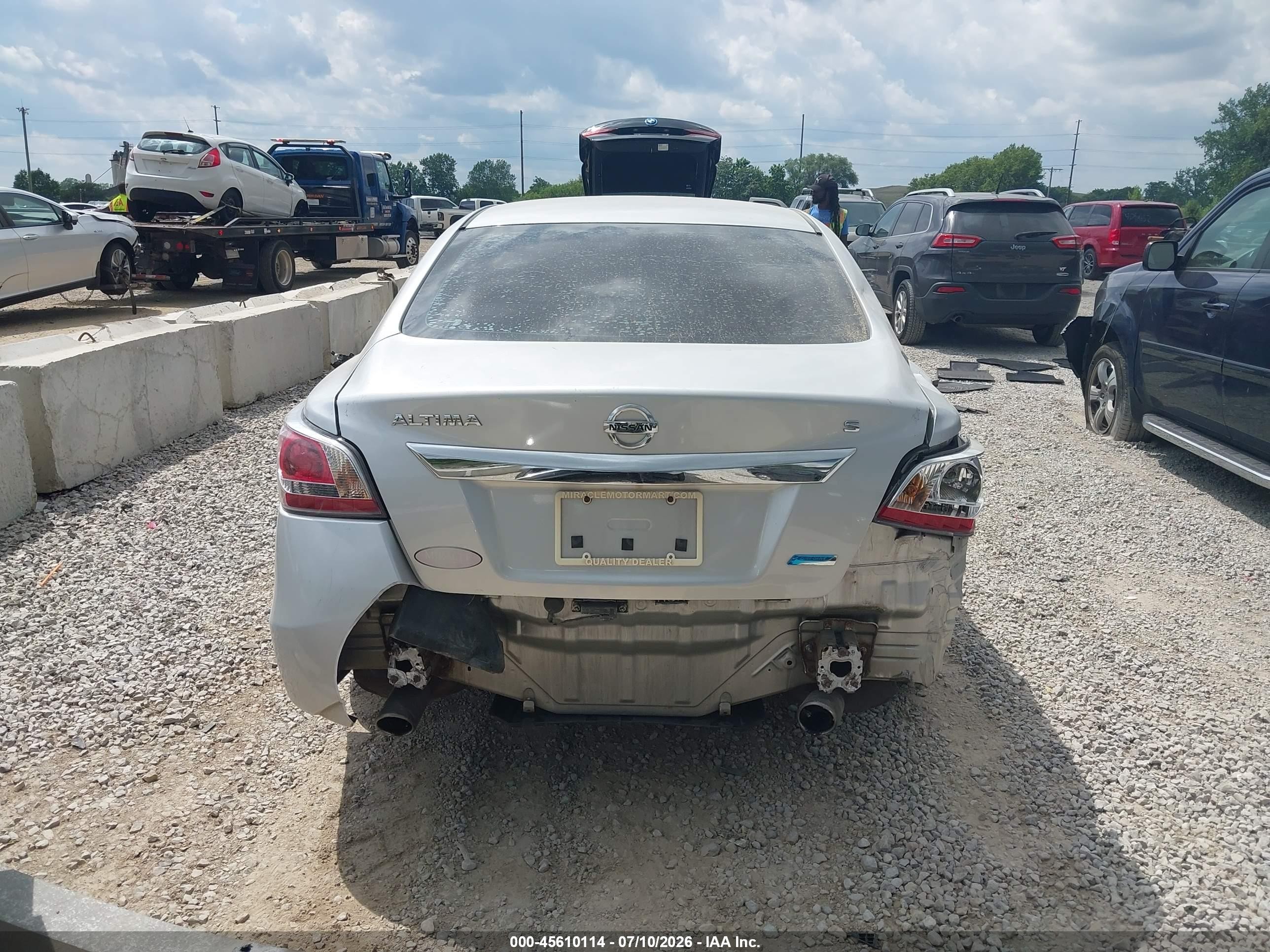 2014 Nissan Altima 2.5 S Silver vin: 1N4AL3AP1EC136688