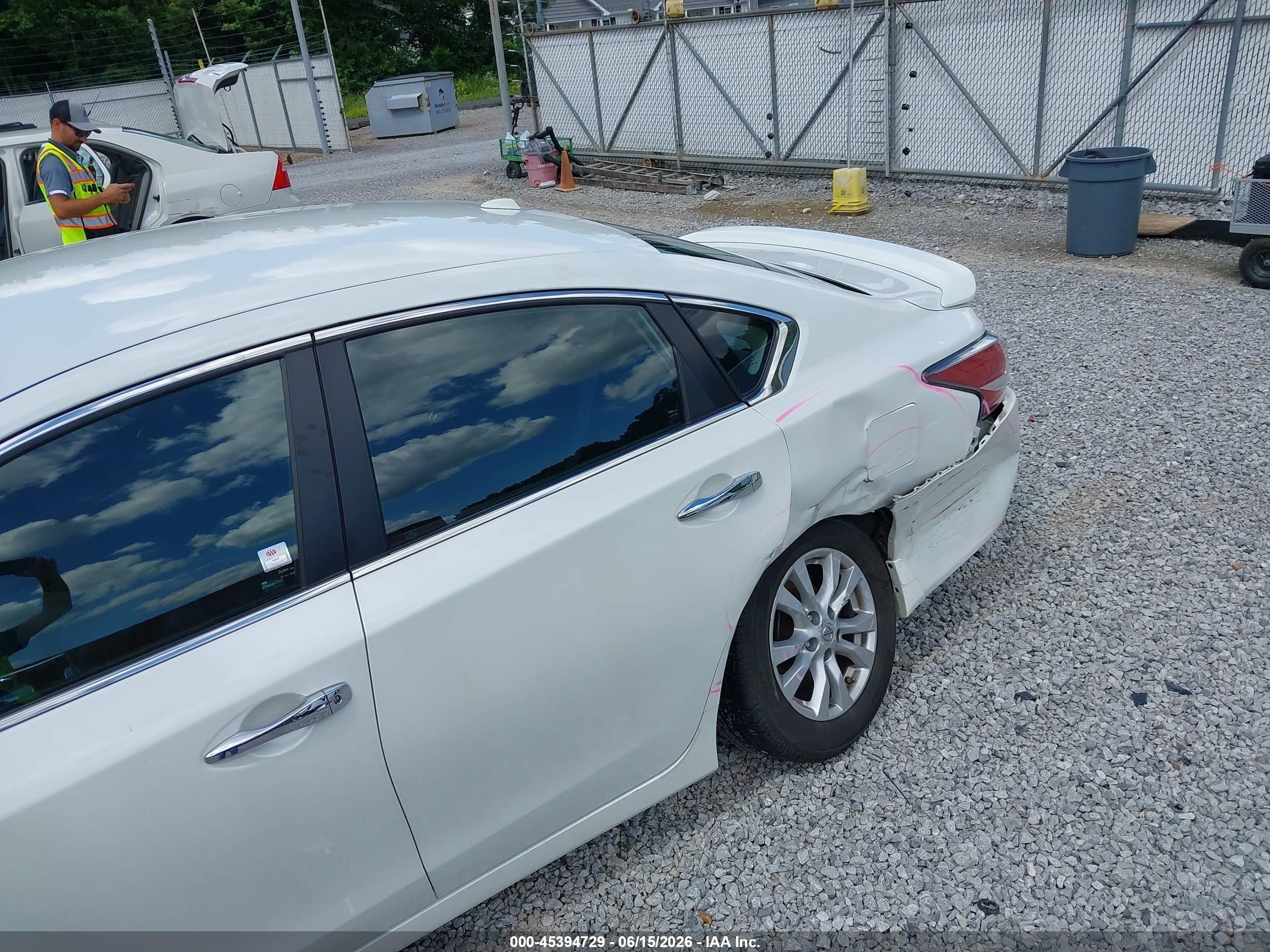 2014 Nissan Altima 2.5 S Желтый vin: 1N4AL3AP1EC161302
