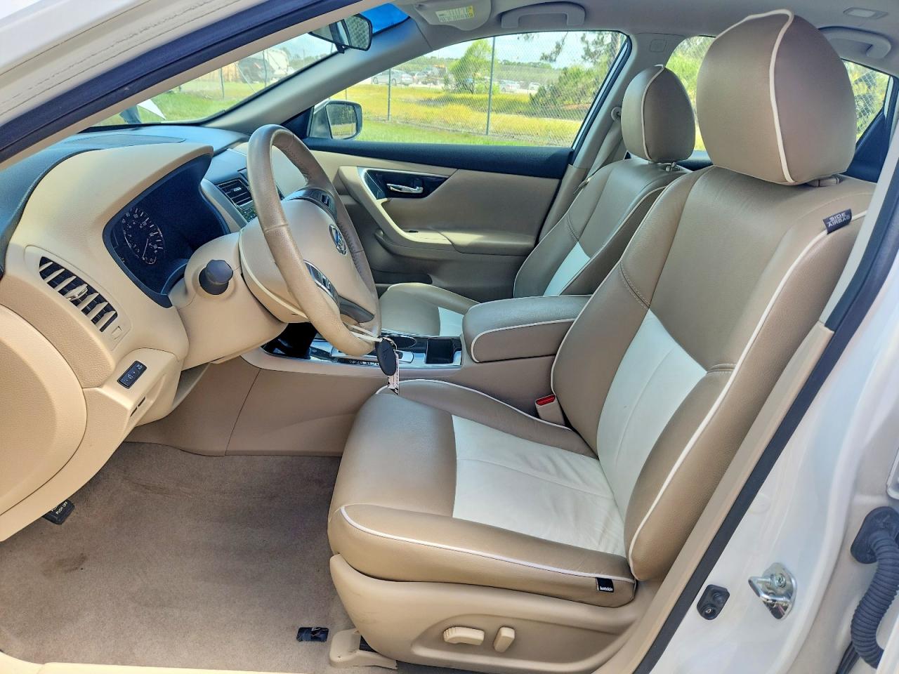 2014 Nissan Altima 2.5 Sv White vin: 1N4AL3AP1EC161364