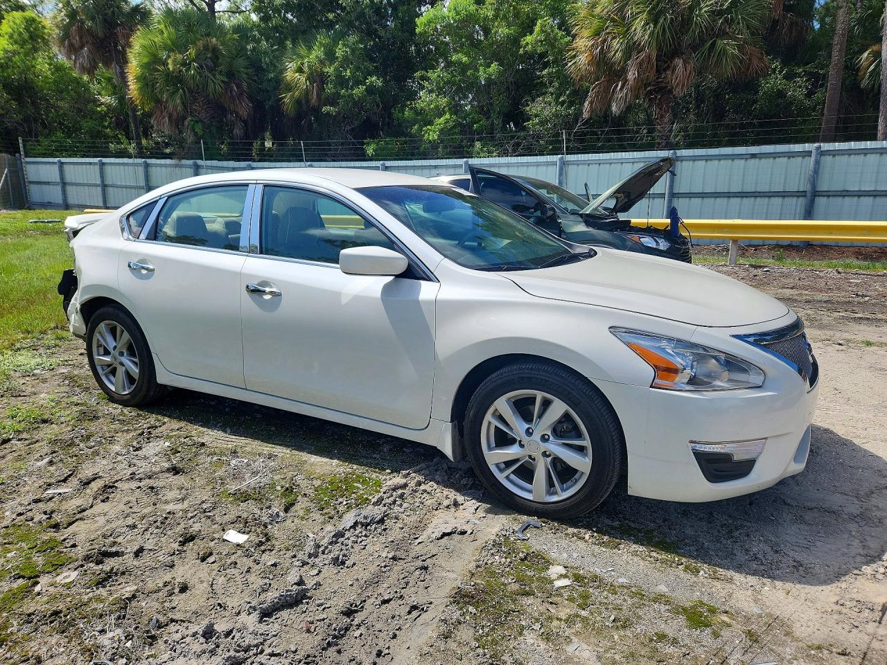 2014 Nissan Altima 2.5 Sv White vin: 1N4AL3AP1EC161364