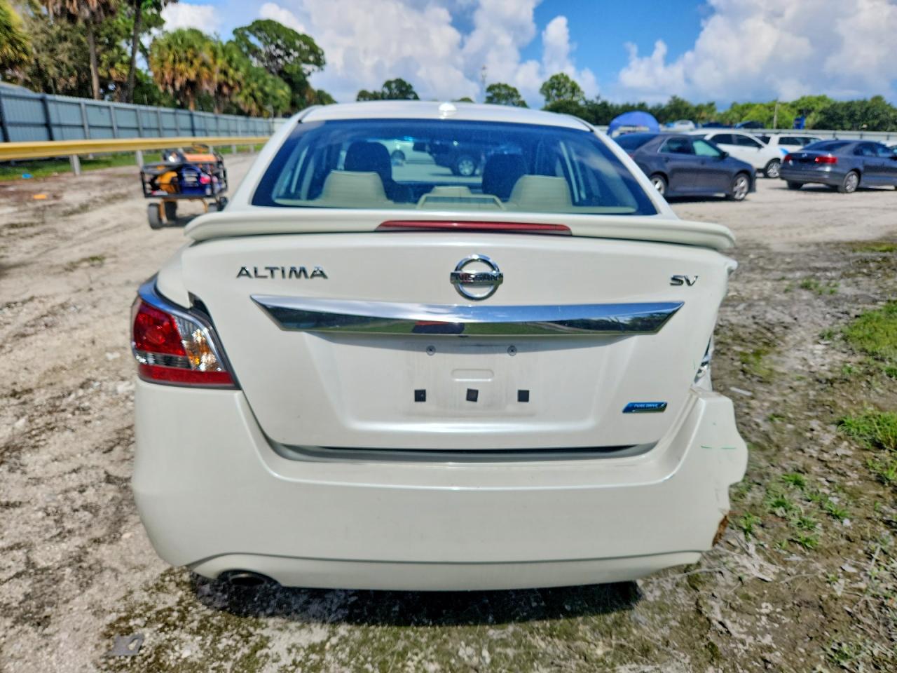 2014 Nissan Altima 2.5 Sv White vin: 1N4AL3AP1EC161364