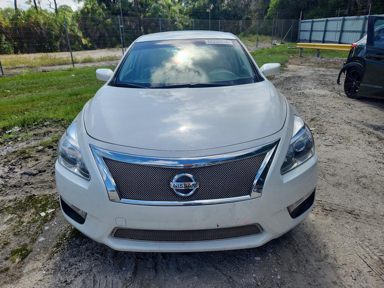 2014 Nissan Altima 2.5 Sv White vin: 1N4AL3AP1EC161364