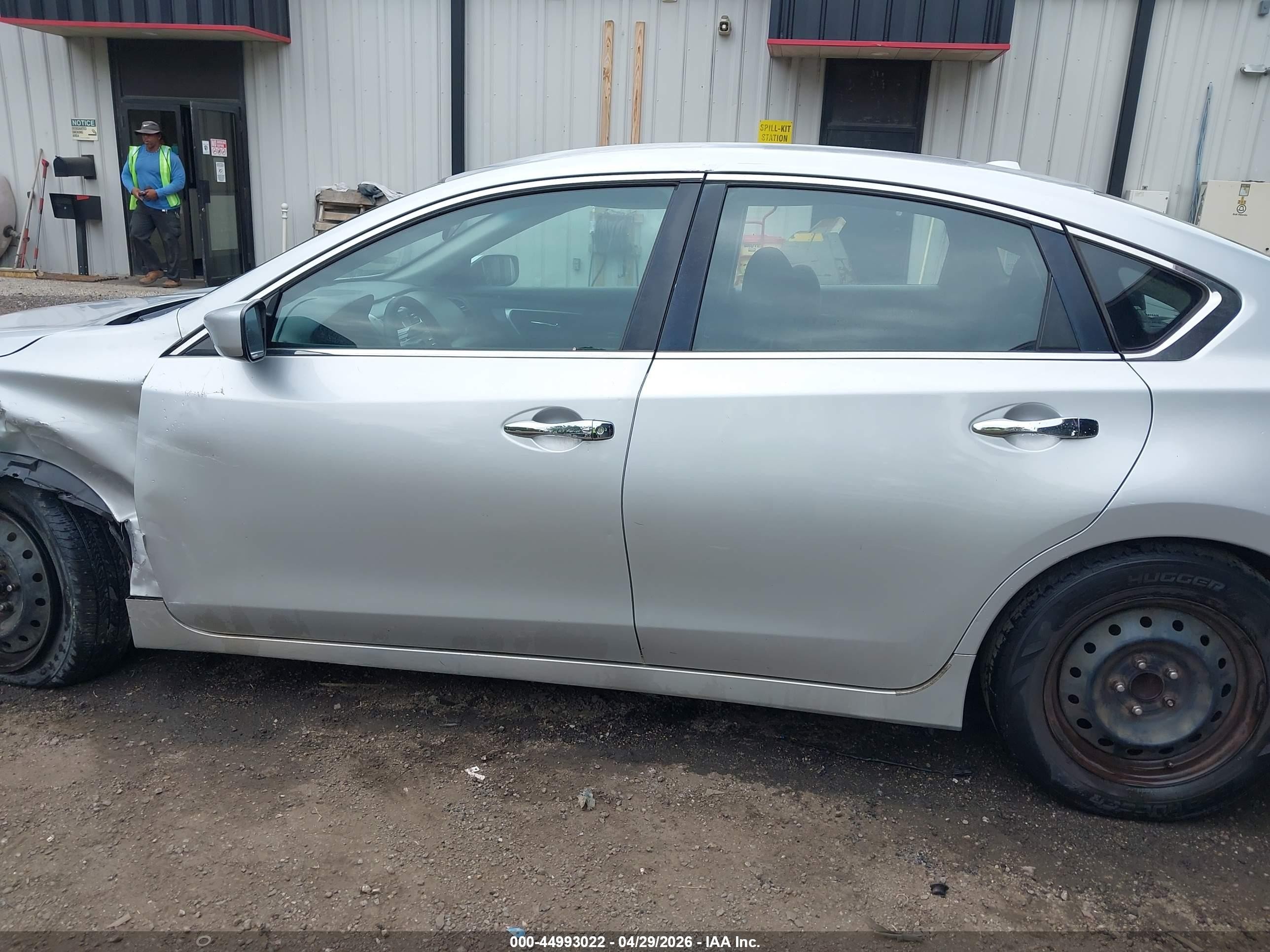 2014 Nissan Altima 2.5 S Silver vin: 1N4AL3AP1EC166418