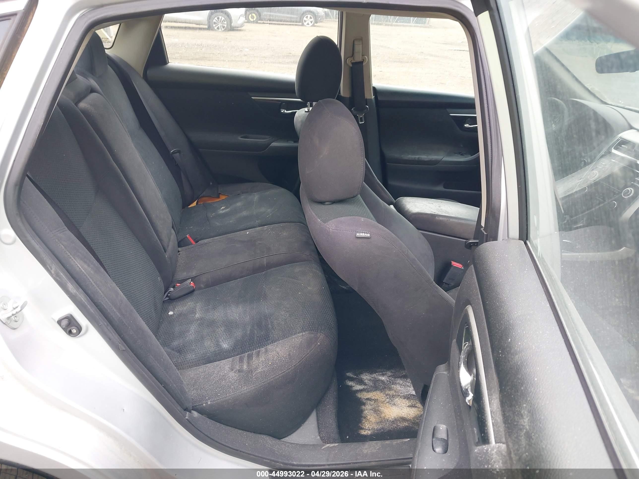 2014 Nissan Altima 2.5 S Silver vin: 1N4AL3AP1EC166418