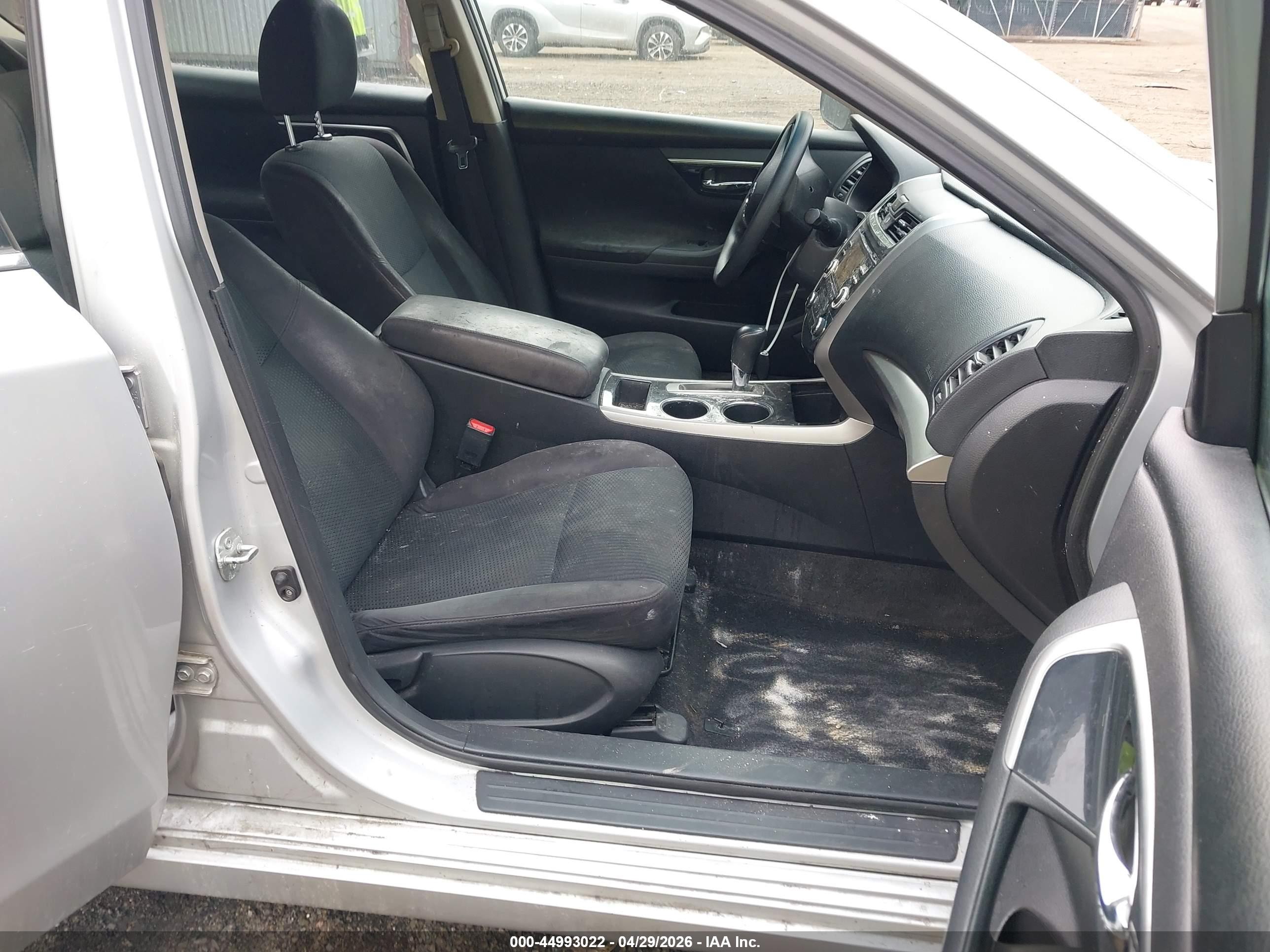 2014 Nissan Altima 2.5 S Silver vin: 1N4AL3AP1EC166418