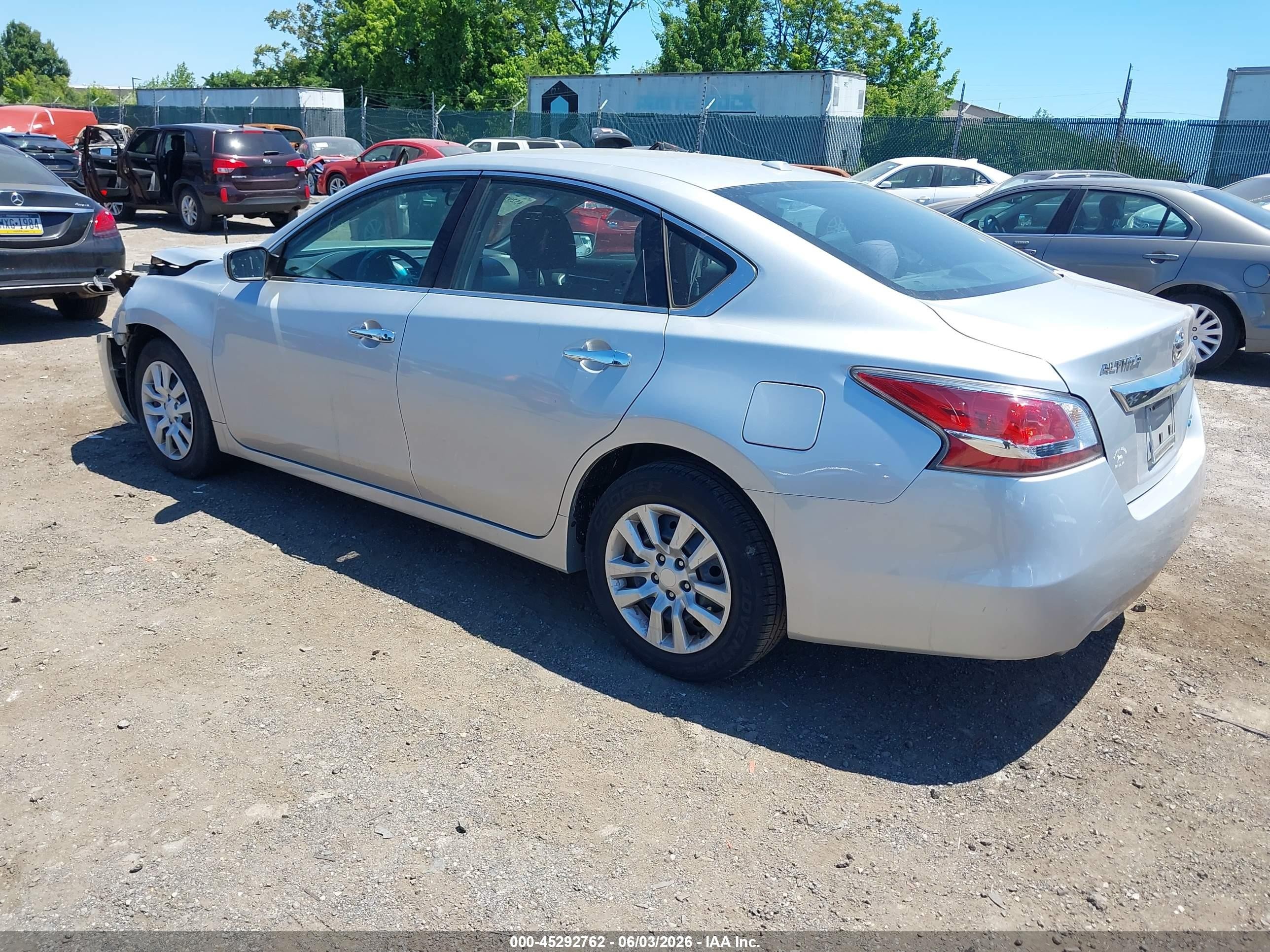 2014 Nissan Altima 2.5 S Silver vin: 1N4AL3AP1EC173126