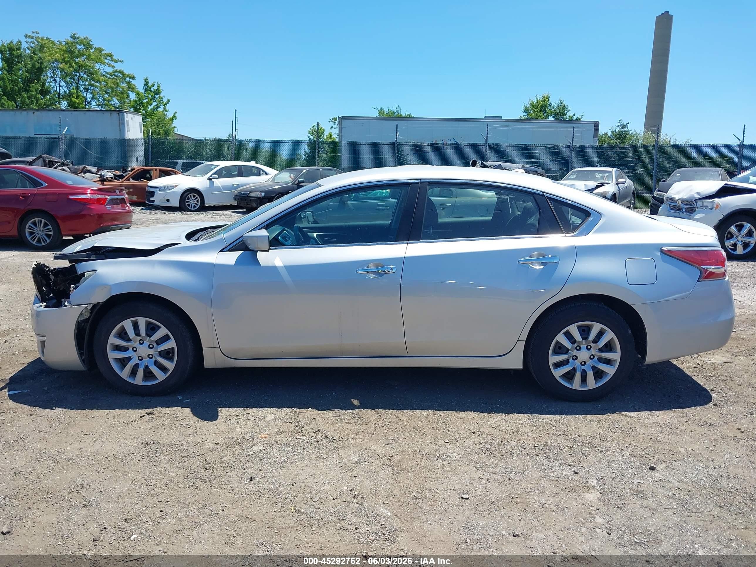 2014 Nissan Altima 2.5 S Silver vin: 1N4AL3AP1EC173126