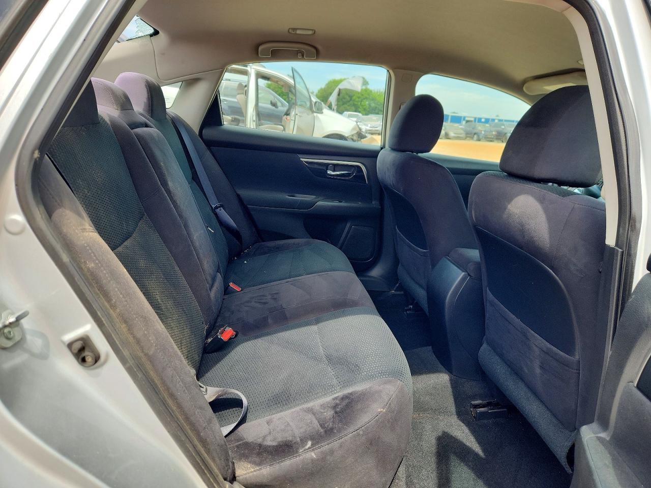 2014 Nissan Altima 2.5 S Silver vin: 1N4AL3AP1EC177466