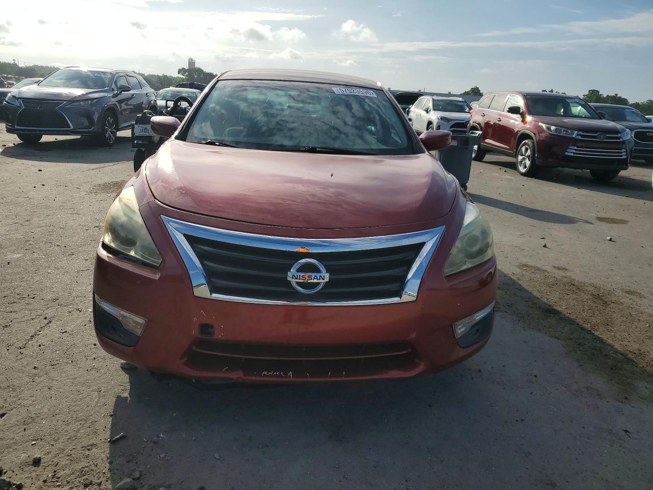 2014 Nissan Altima 2.5 S Red vin: 1N4AL3AP1EC278166