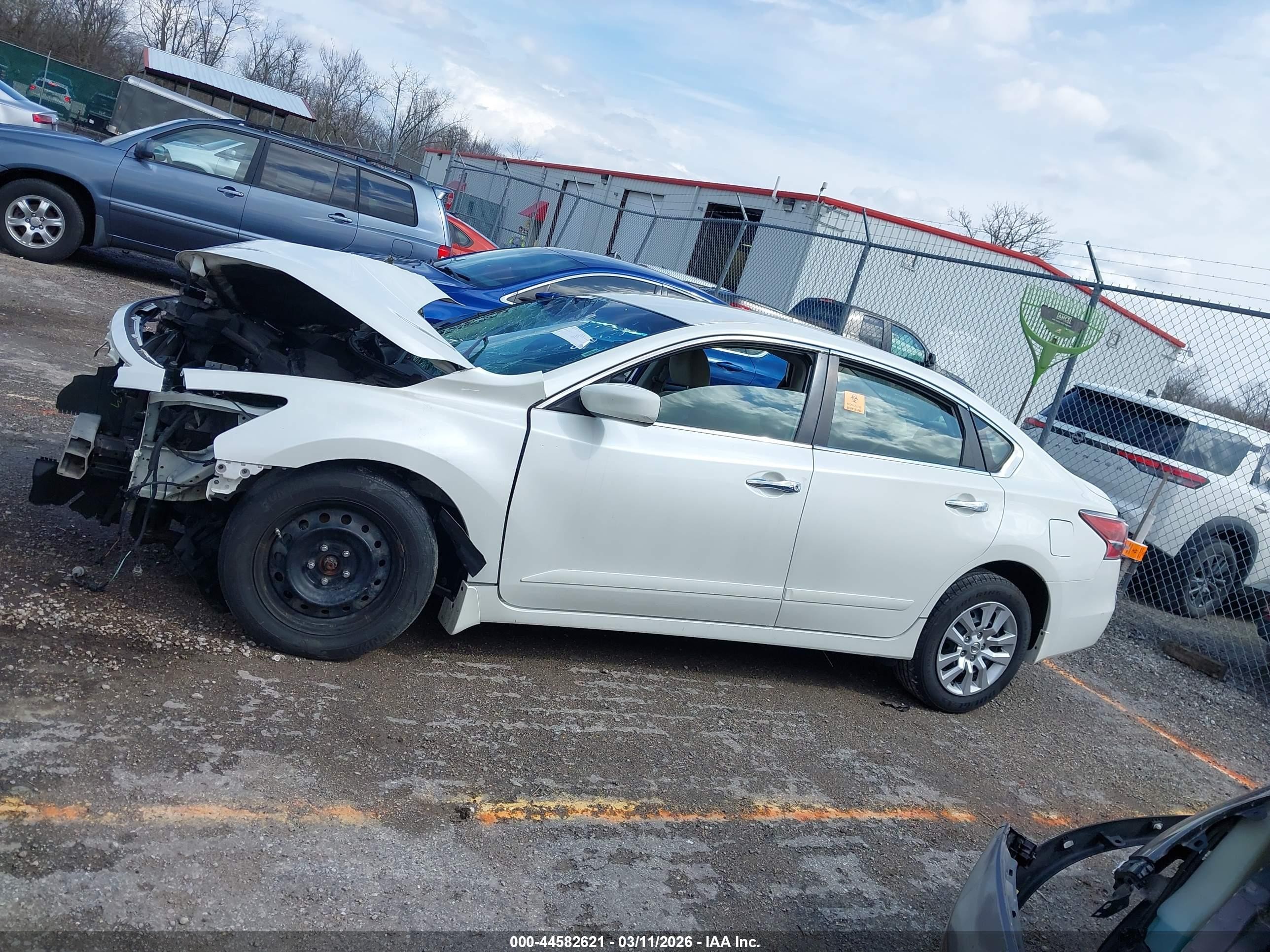 2014 Nissan Altima 2.5 S White vin: 1N4AL3AP1EC278409
