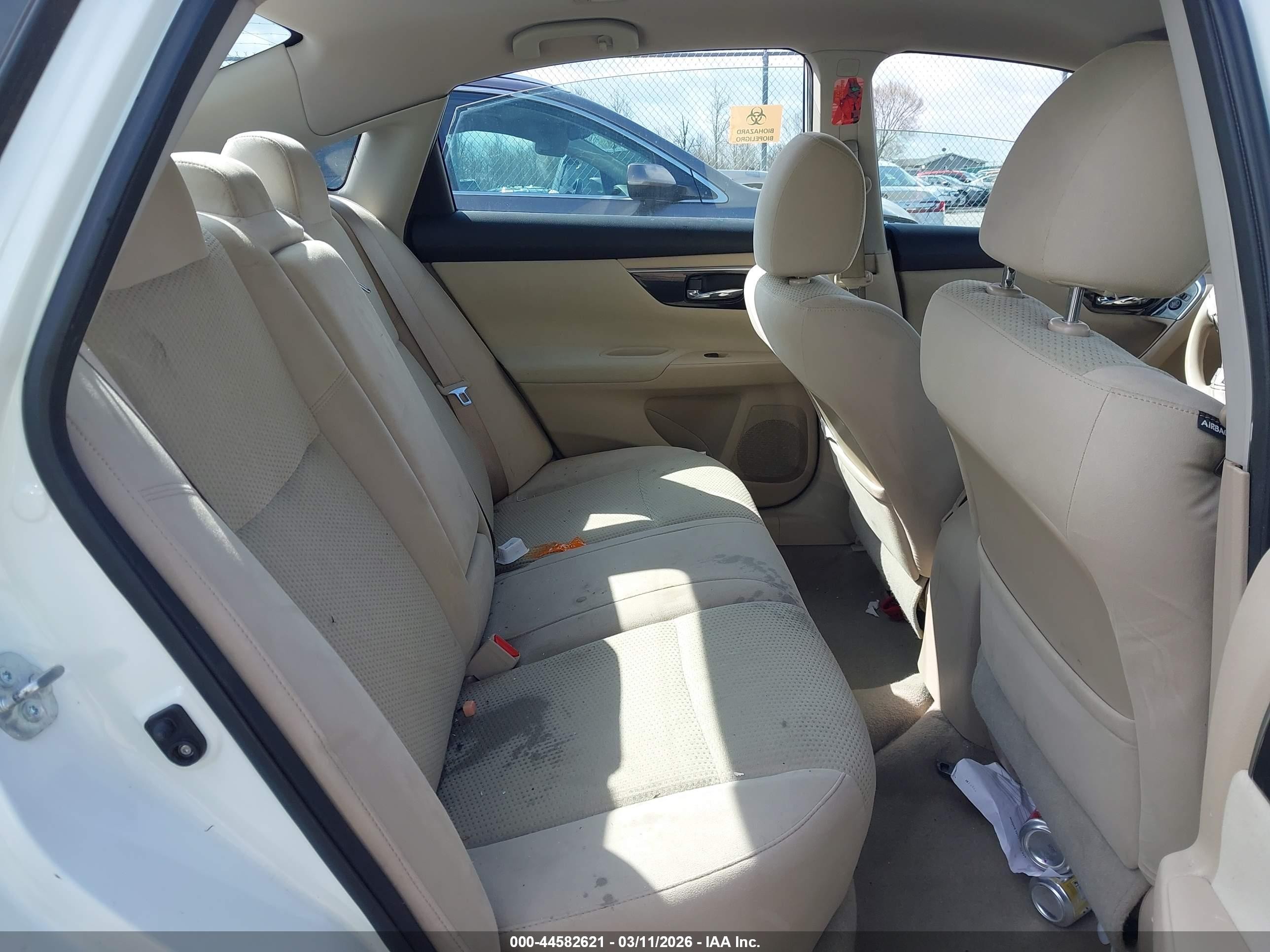 2014 Nissan Altima 2.5 S White vin: 1N4AL3AP1EC278409