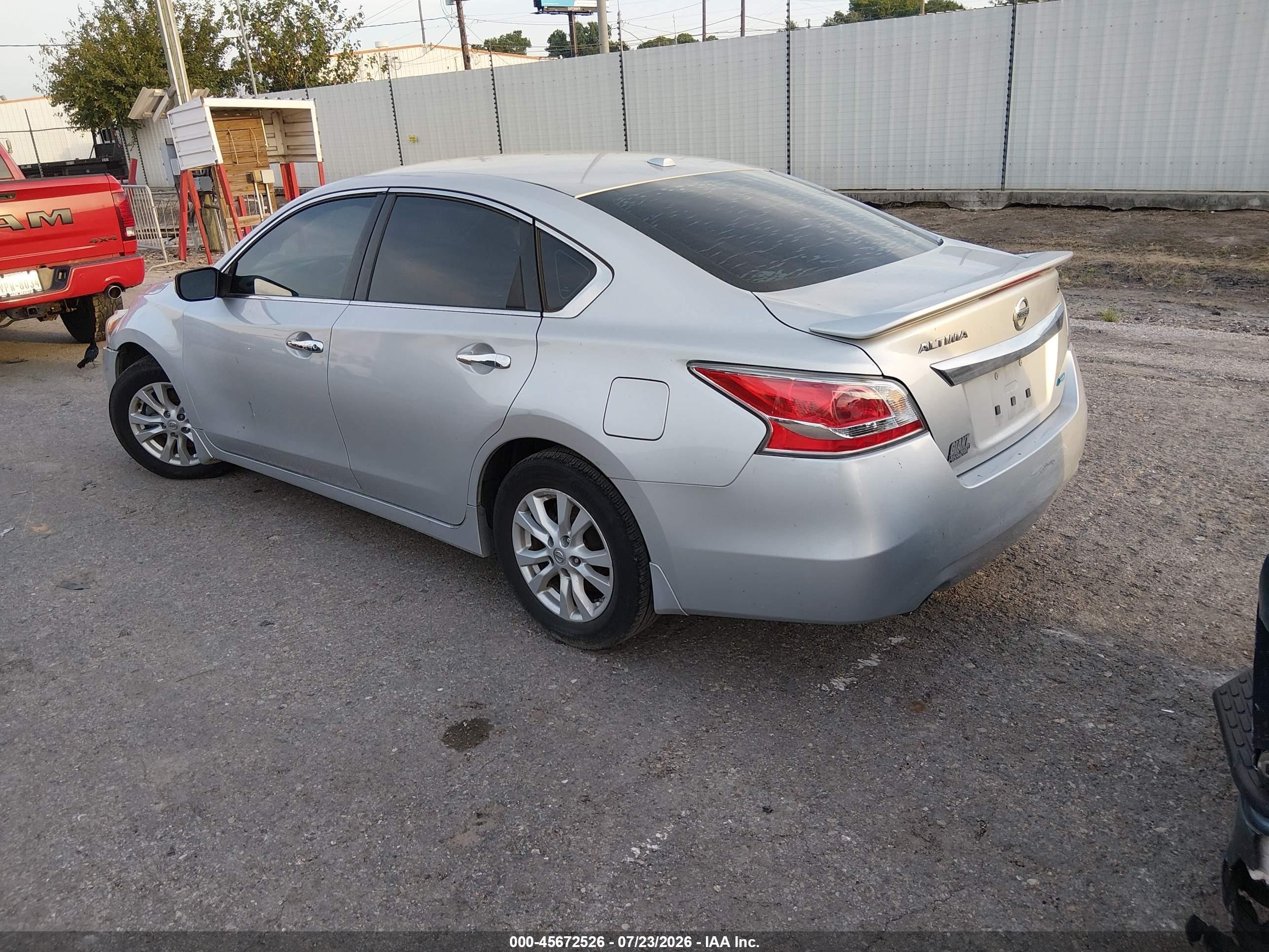 2014 Nissan Altima 2.5 S Silver vin: 1N4AL3AP1EC293881