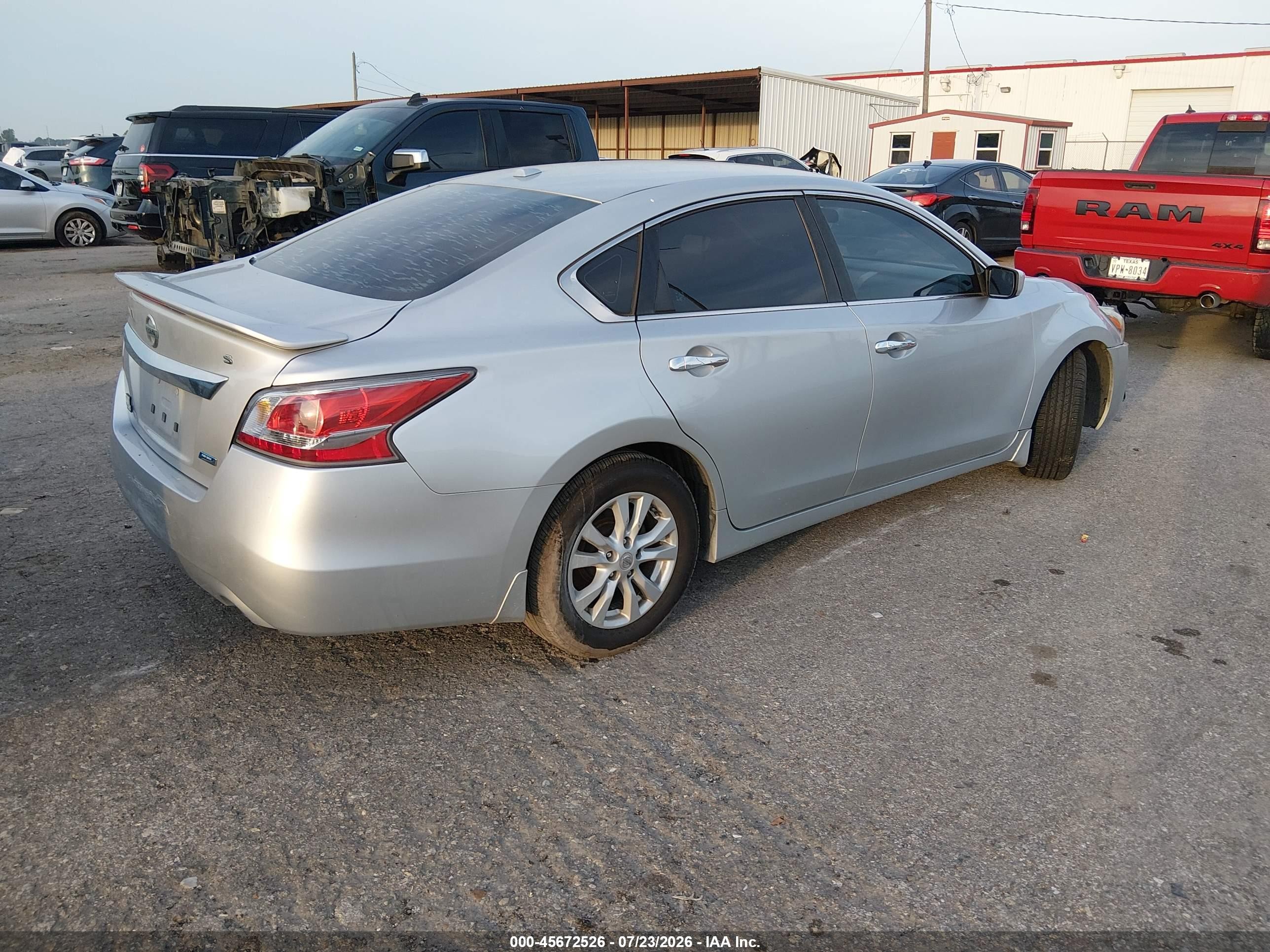 2014 Nissan Altima 2.5 S Silver vin: 1N4AL3AP1EC293881
