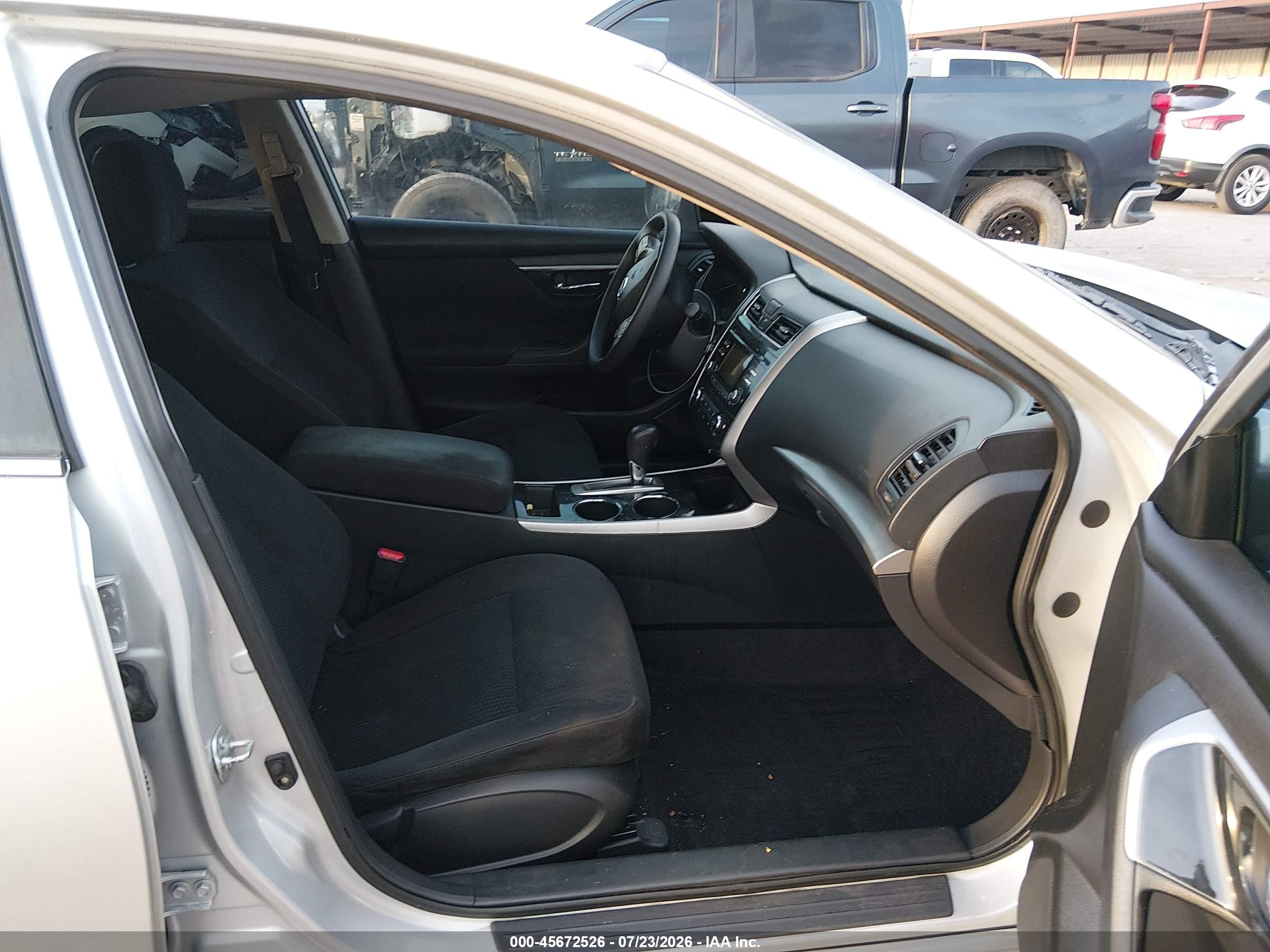 2014 Nissan Altima 2.5 S Silver vin: 1N4AL3AP1EC293881