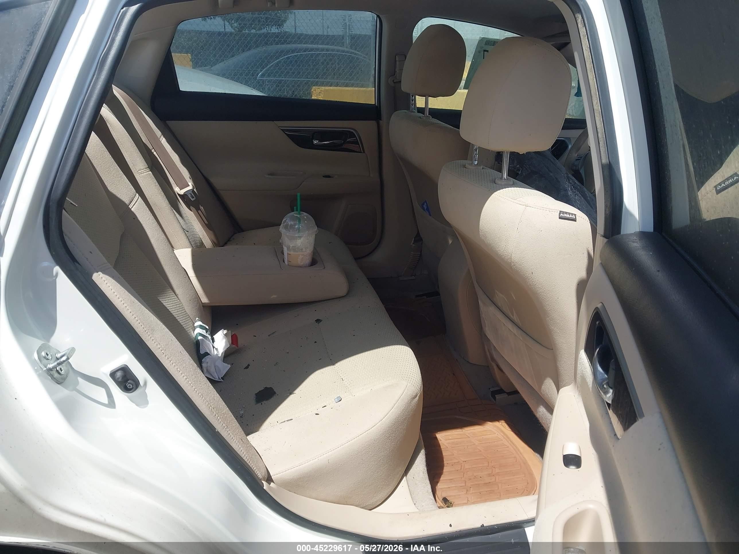 2014 Nissan Altima 2.5 S White vin: 1N4AL3AP1EC416885