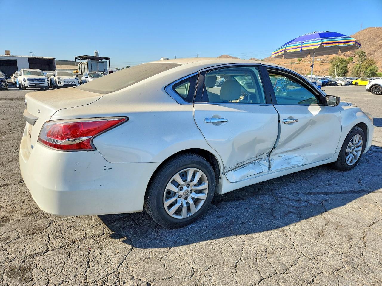 2014 Nissan Altima 2.5 S White vin: 1N4AL3AP1EC425540
